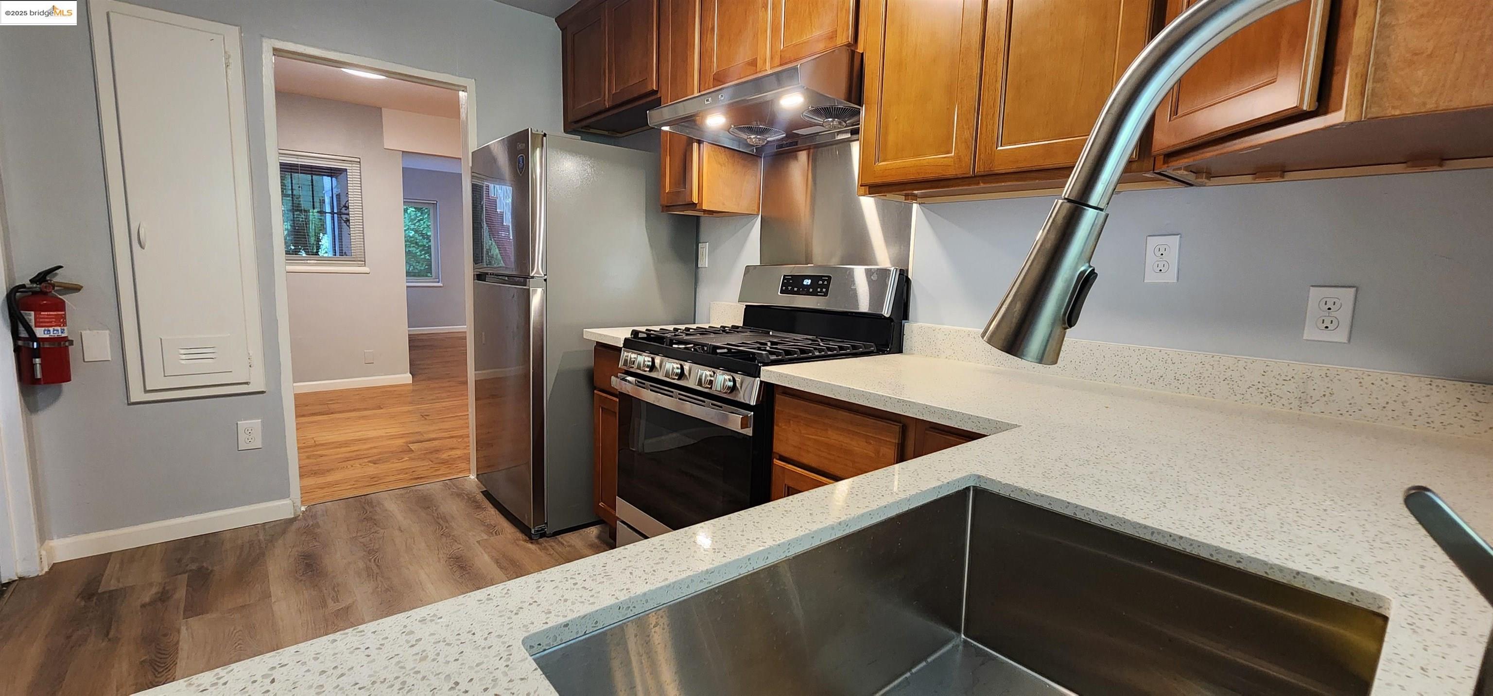 3009 Park Blvd # 1, Oakland, California 94610, 2 Bedrooms Bedrooms, 5 Rooms Rooms,1 BathroomBathrooms,Residential Lease,For Rent,3009 Park Blvd # 1,41101931