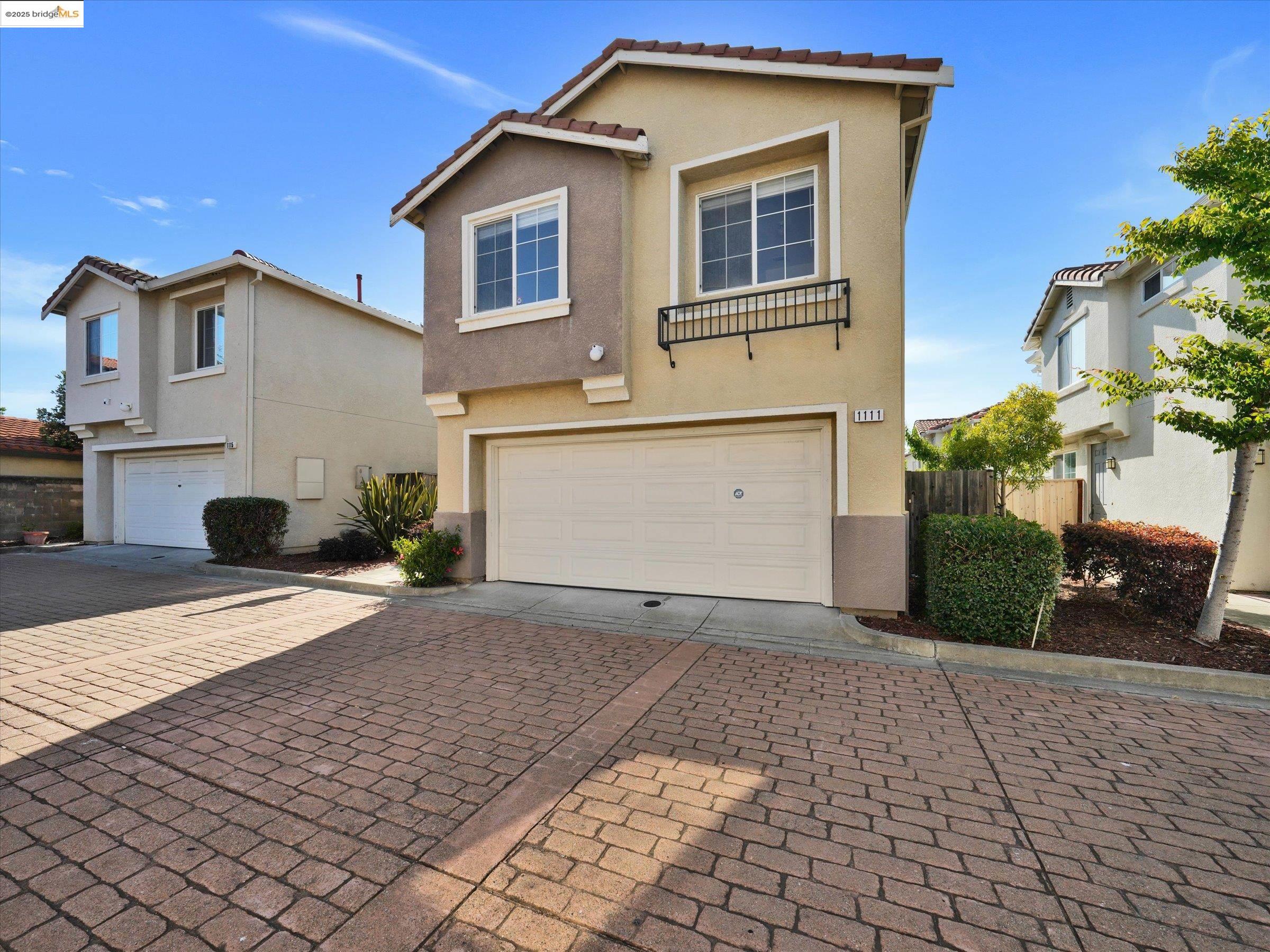 Detail Gallery Image 2 of 32 For 1111 Greystone Ct, Richmond,  CA 94806 - 3 Beds | 2/1 Baths