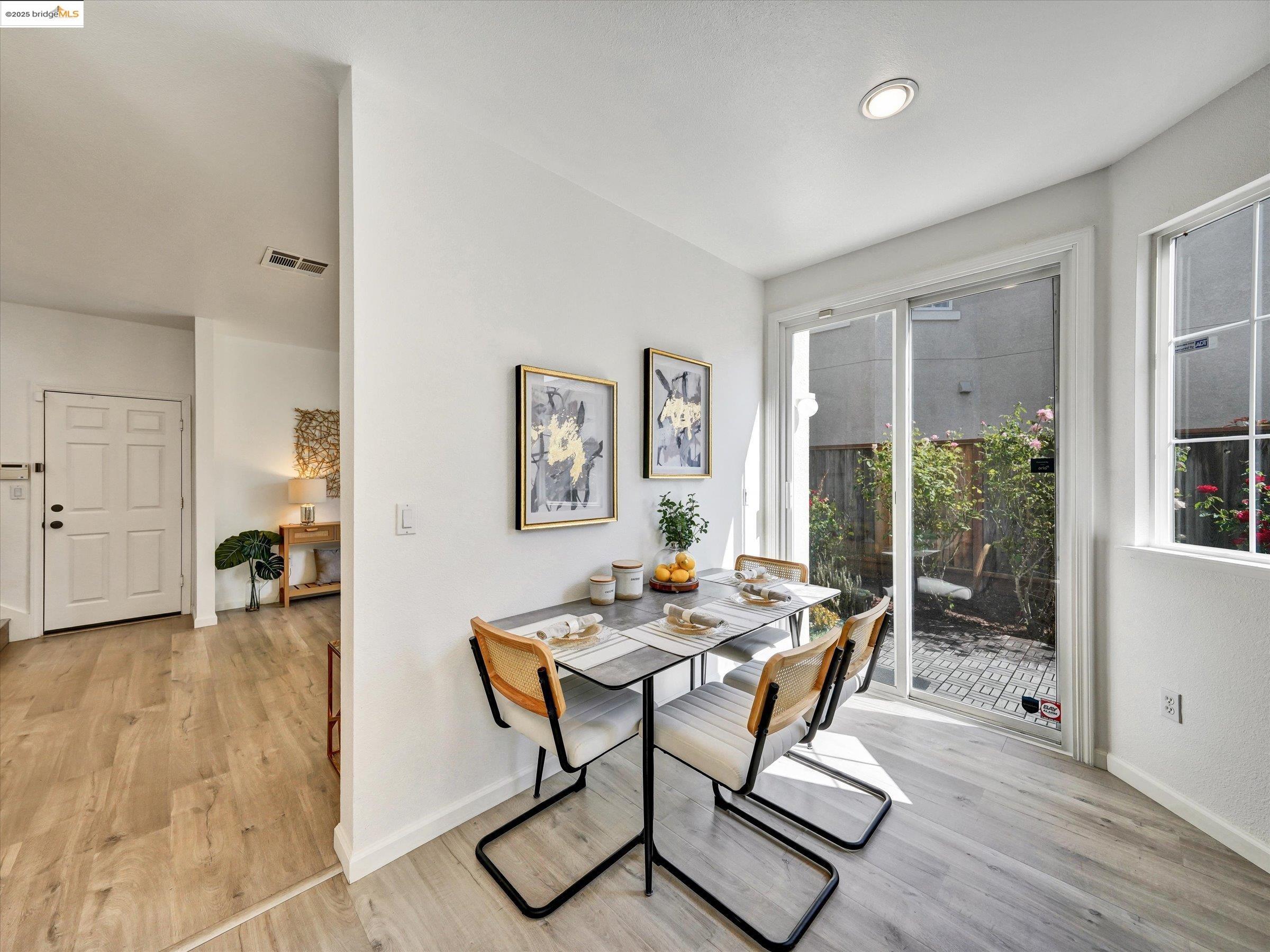 Detail Gallery Image 13 of 32 For 1111 Greystone Ct, Richmond,  CA 94806 - 3 Beds | 2/1 Baths