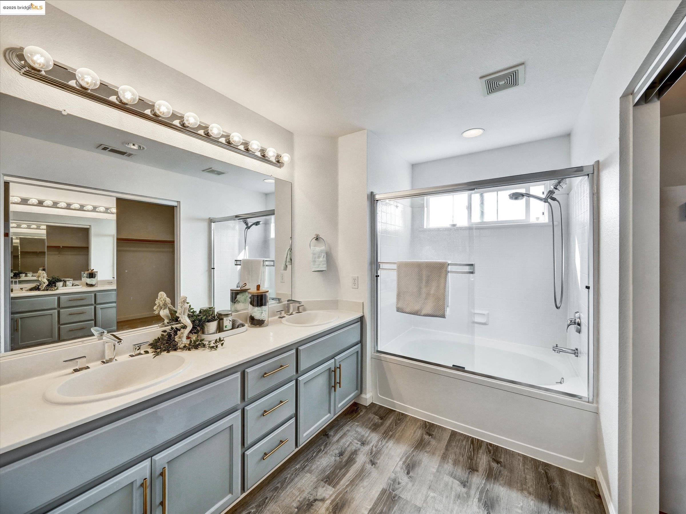 Detail Gallery Image 19 of 32 For 1111 Greystone Ct, Richmond,  CA 94806 - 3 Beds | 2/1 Baths