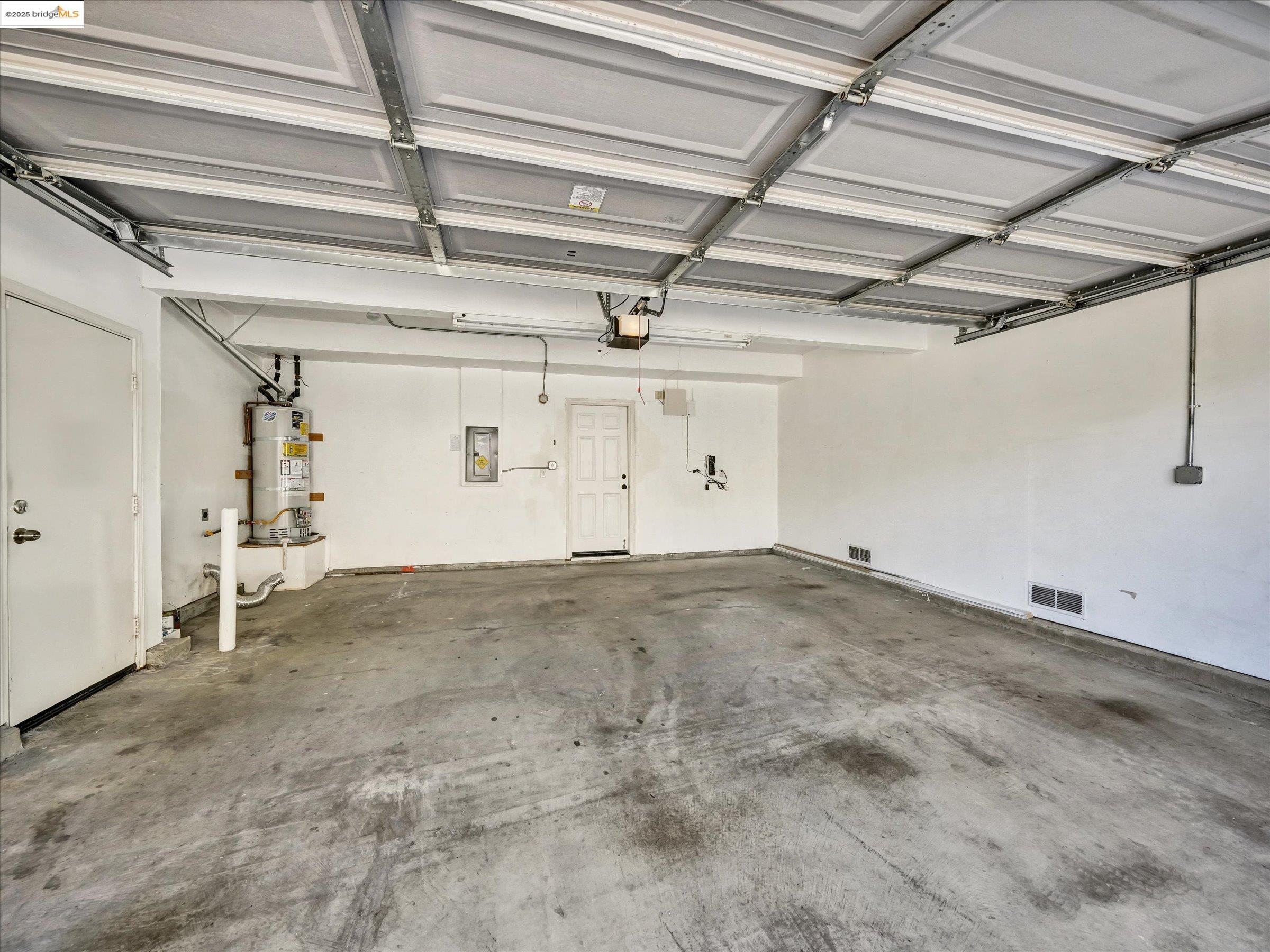 Detail Gallery Image 31 of 32 For 1111 Greystone Ct, Richmond,  CA 94806 - 3 Beds | 2/1 Baths