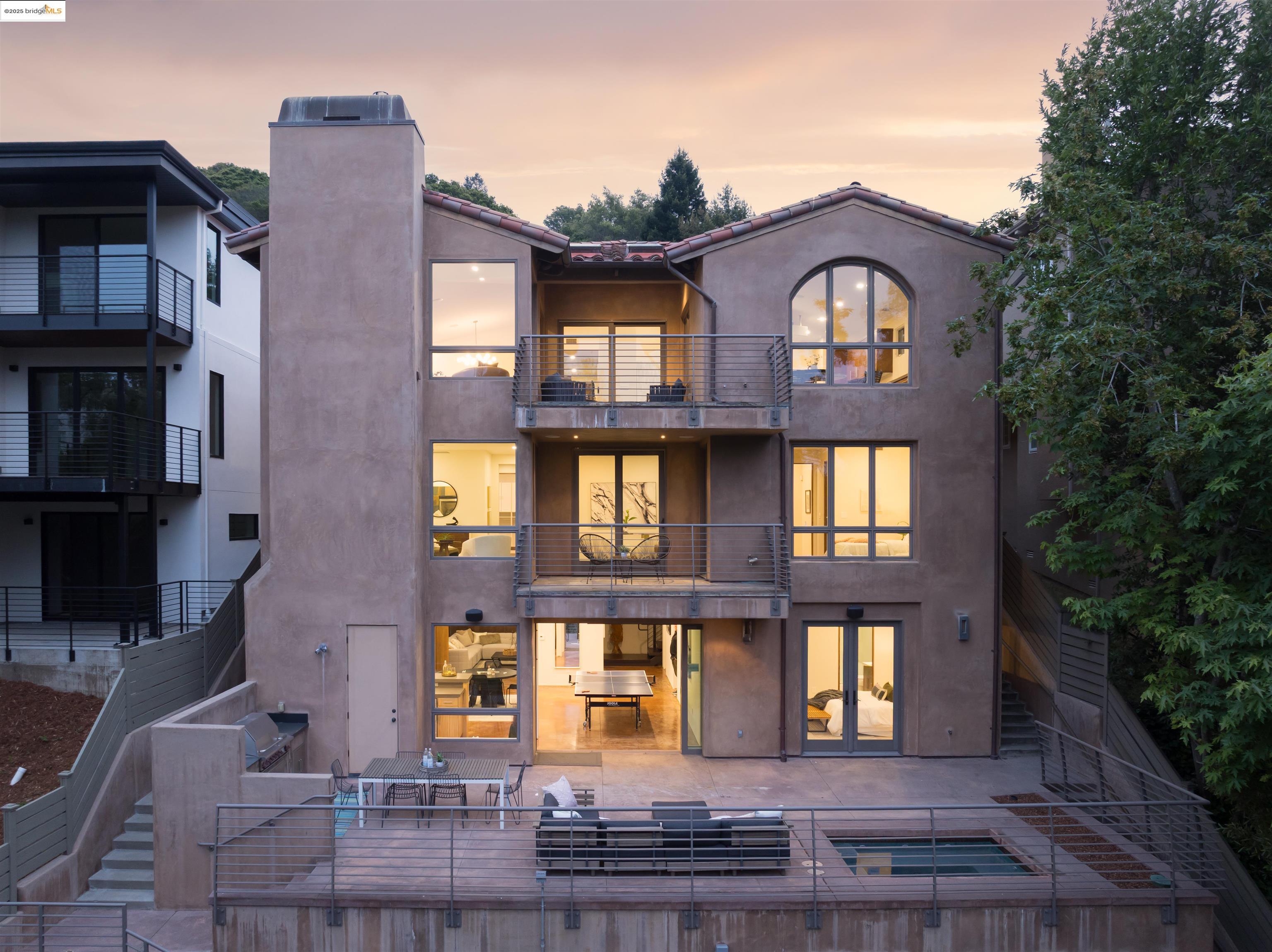 Detail Gallery Image 1 of 1 For 59 Vicente Rd, Berkeley,  CA 94705 - 4 Beds | 4/1 Baths