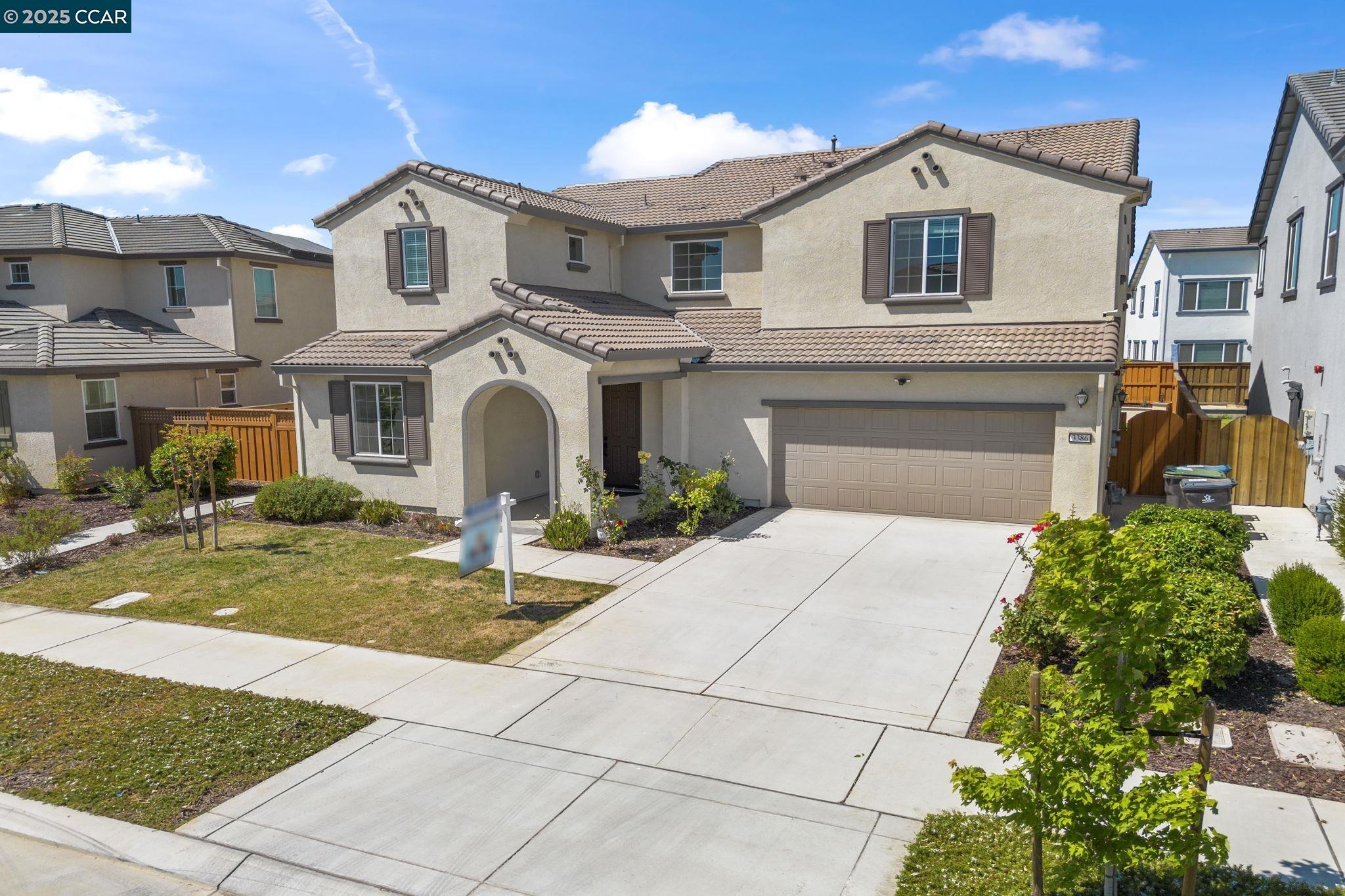 Detail Gallery Image 2 of 58 For 3386 Hatteras Ct, Lathrop,  CA 95330 - 5 Beds | 3/1 Baths