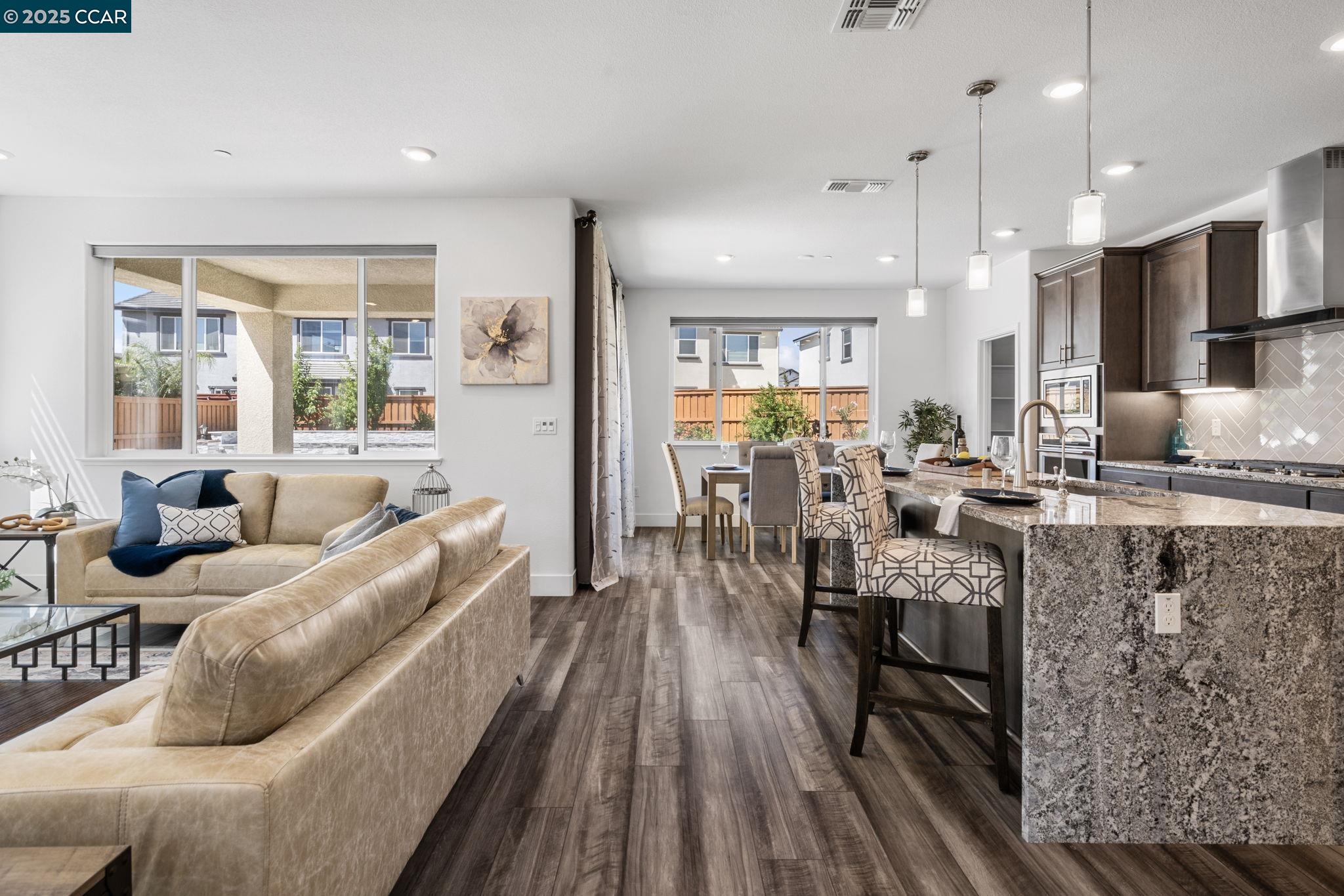 Detail Gallery Image 15 of 58 For 3386 Hatteras Ct, Lathrop,  CA 95330 - 5 Beds | 3/1 Baths