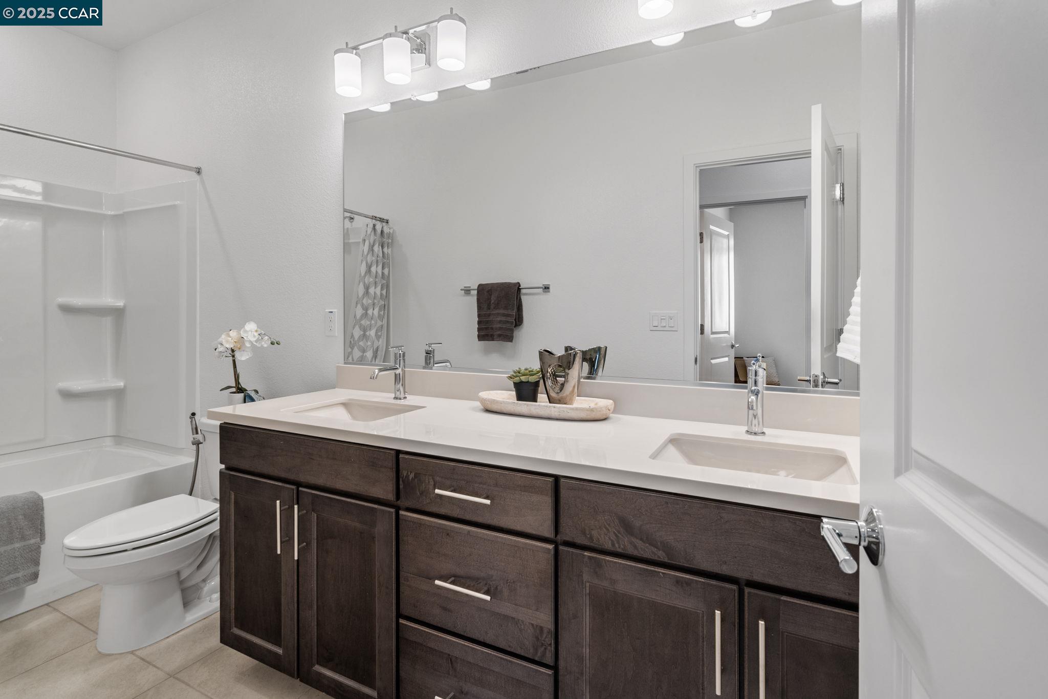 Detail Gallery Image 39 of 58 For 3386 Hatteras Ct, Lathrop,  CA 95330 - 5 Beds | 3/1 Baths