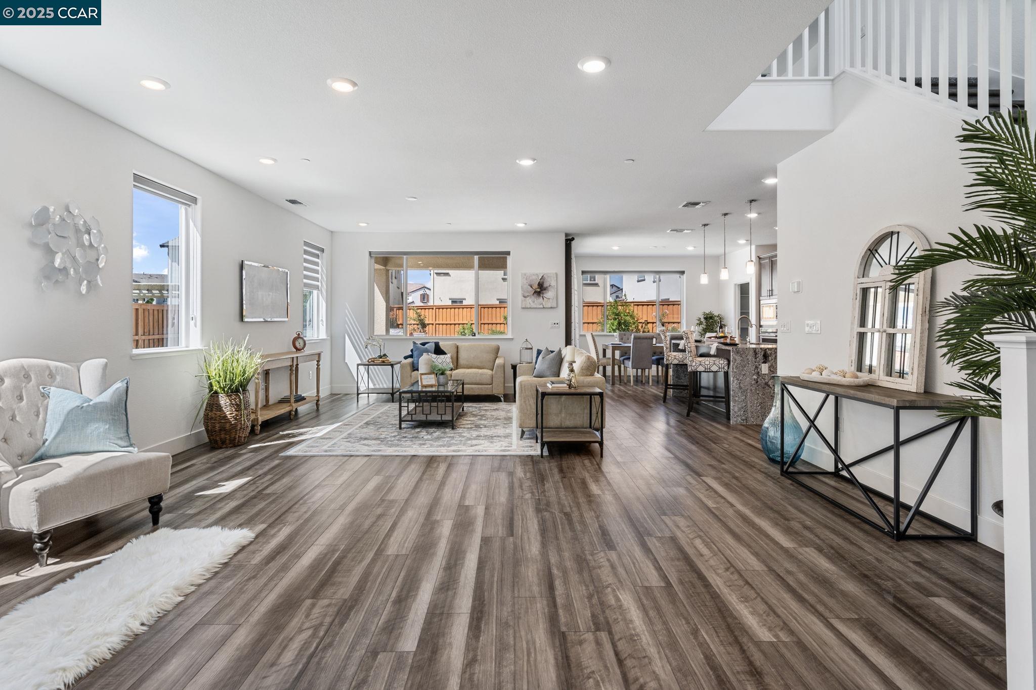 Detail Gallery Image 7 of 58 For 3386 Hatteras Ct, Lathrop,  CA 95330 - 5 Beds | 3/1 Baths
