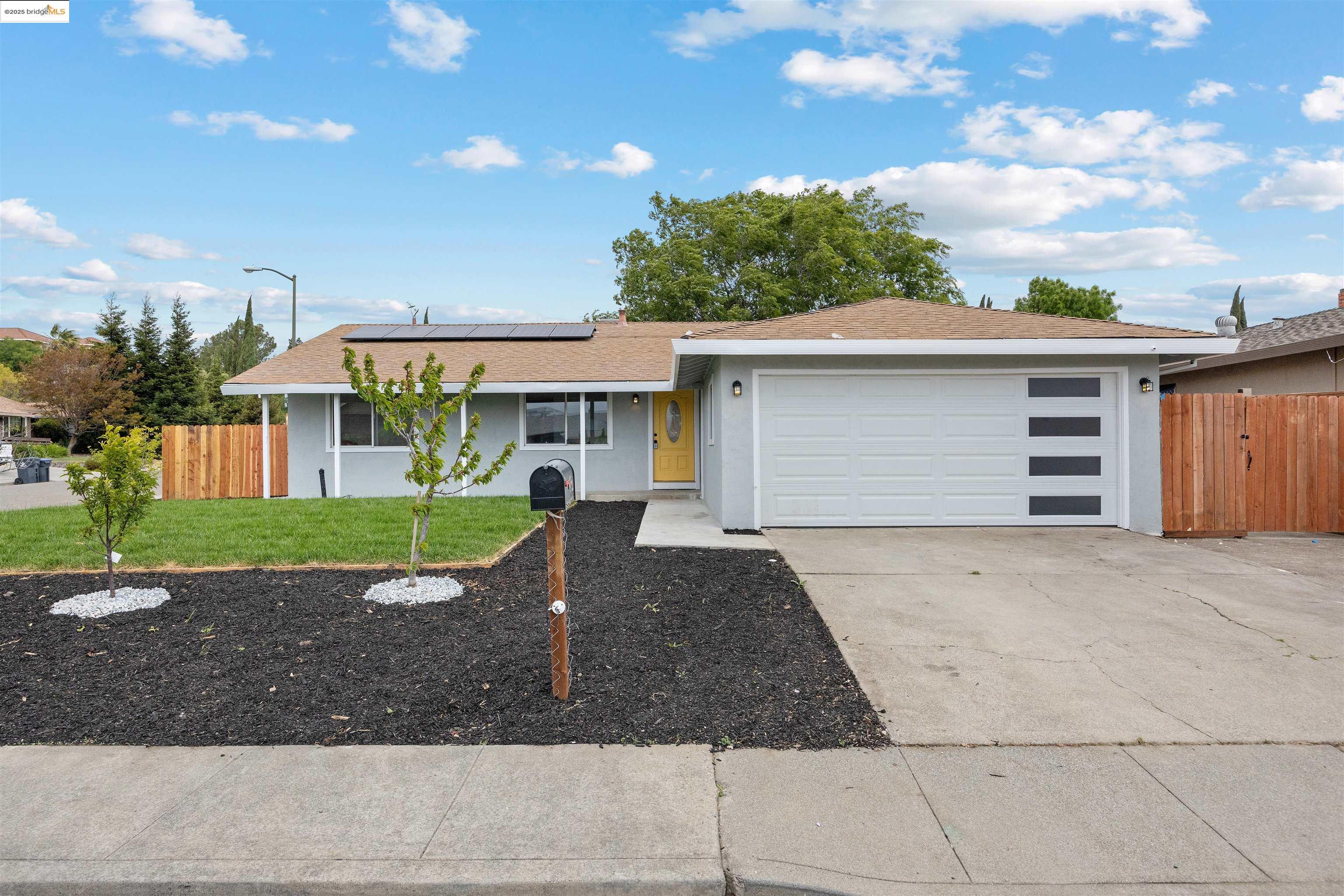 Detail Gallery Image 1 of 1 For 236 Larkspur, Fairfield,  CA 94533 - 4 Beds | 2 Baths