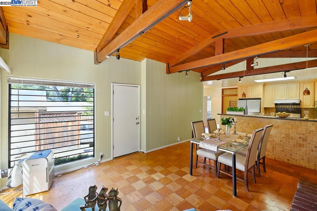 Detail Gallery Image 19 of 39 For 3741 Keller Ave, Oakland,  CA 94605 - 2 Beds | 1 Baths
