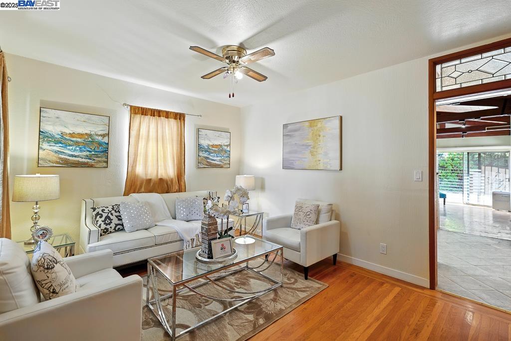 Detail Gallery Image 3 of 39 For 3741 Keller Ave, Oakland,  CA 94605 - 2 Beds | 1 Baths