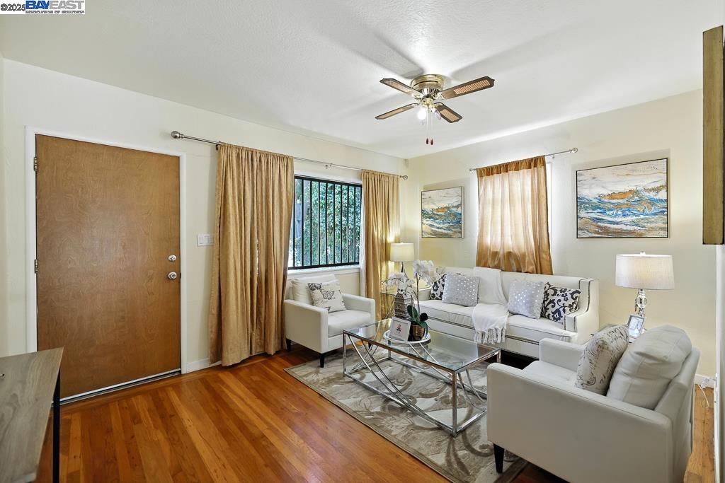 Detail Gallery Image 4 of 39 For 3741 Keller Ave, Oakland,  CA 94605 - 2 Beds | 1 Baths