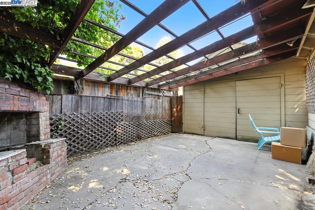Detail Gallery Image 31 of 39 For 3741 Keller Ave, Oakland,  CA 94605 - 2 Beds | 1 Baths