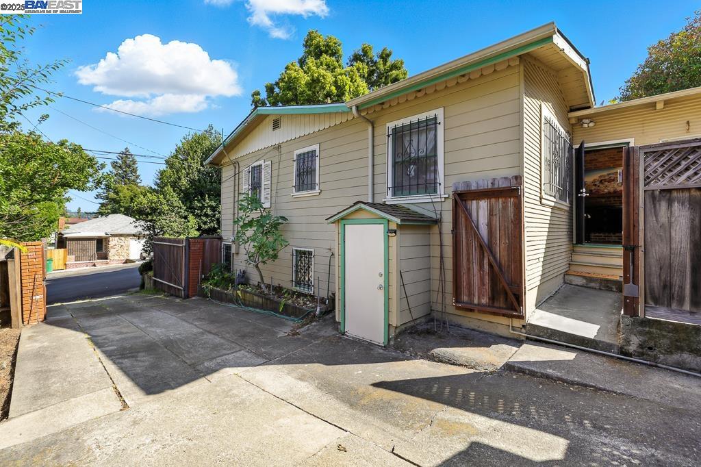 Detail Gallery Image 36 of 39 For 3741 Keller Ave, Oakland,  CA 94605 - 2 Beds | 1 Baths