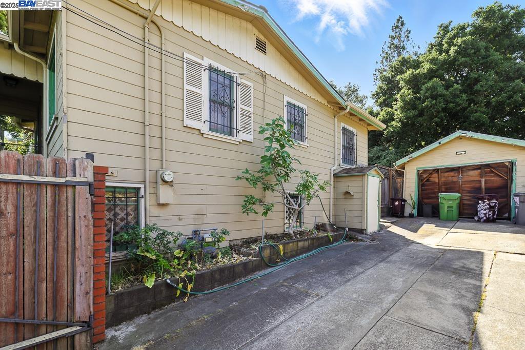 Detail Gallery Image 38 of 39 For 3741 Keller Ave, Oakland,  CA 94605 - 2 Beds | 1 Baths