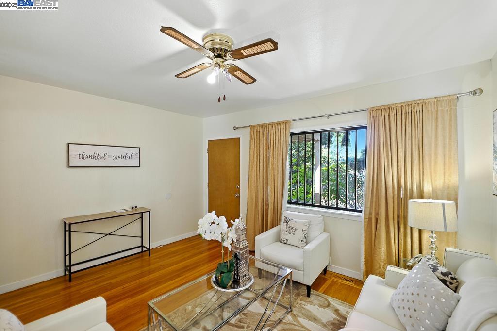 Detail Gallery Image 5 of 39 For 3741 Keller Ave, Oakland,  CA 94605 - 2 Beds | 1 Baths