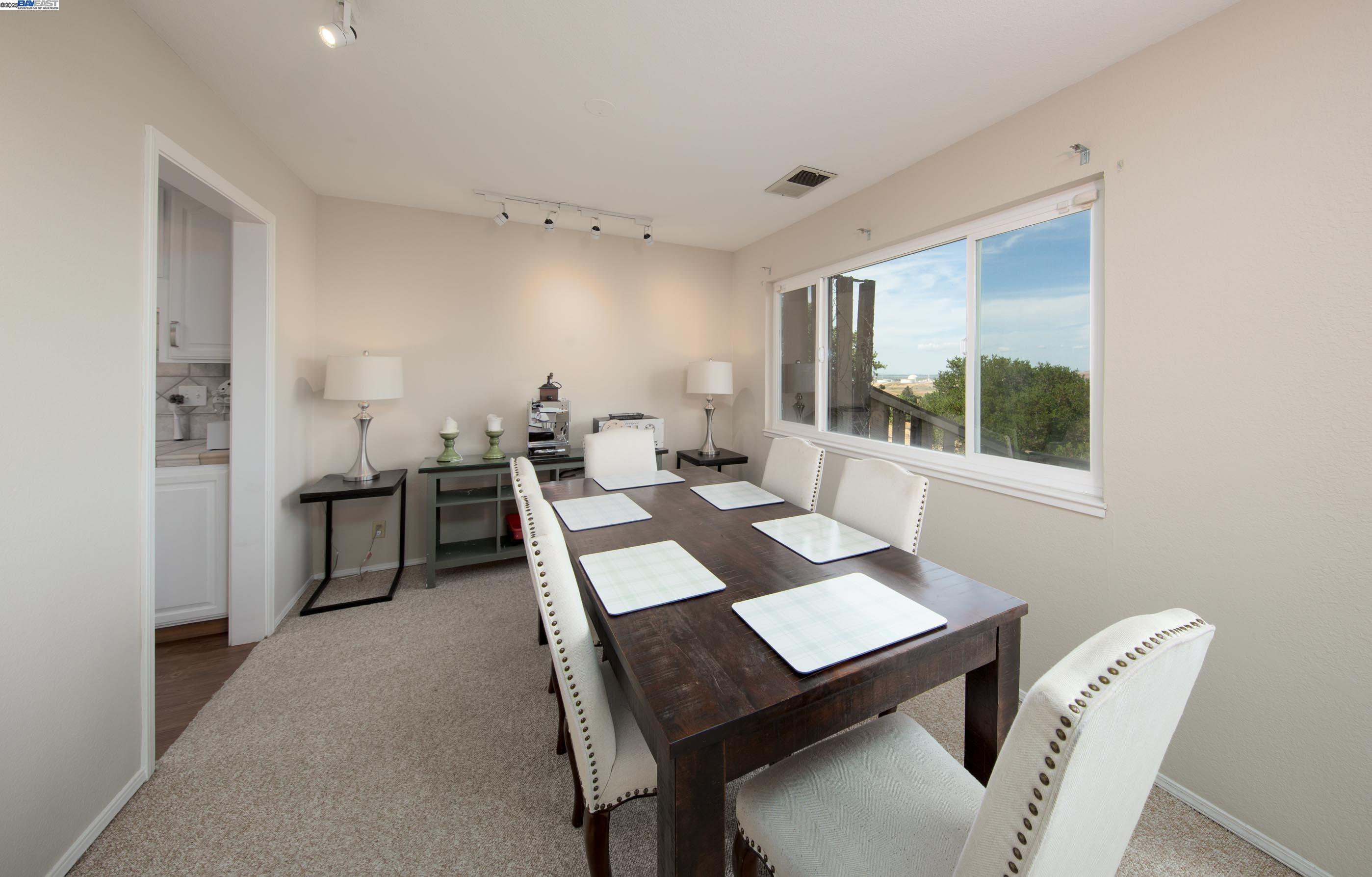 Photo #8: 41101950 Listing: Photo #8
