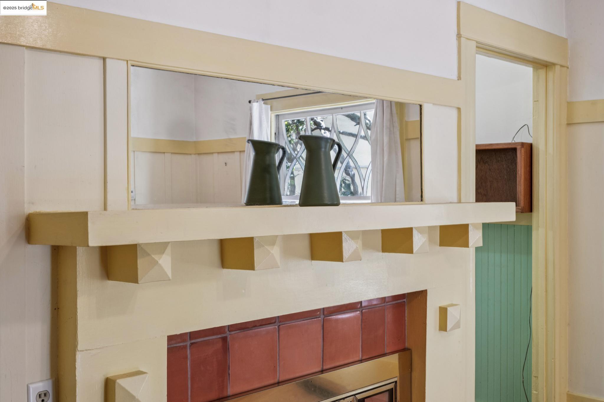 Detail Gallery Image 11 of 37 For 6420 Irwin Ct #6420,  Oakland,  CA 94609 - 3 Beds | 1 Baths