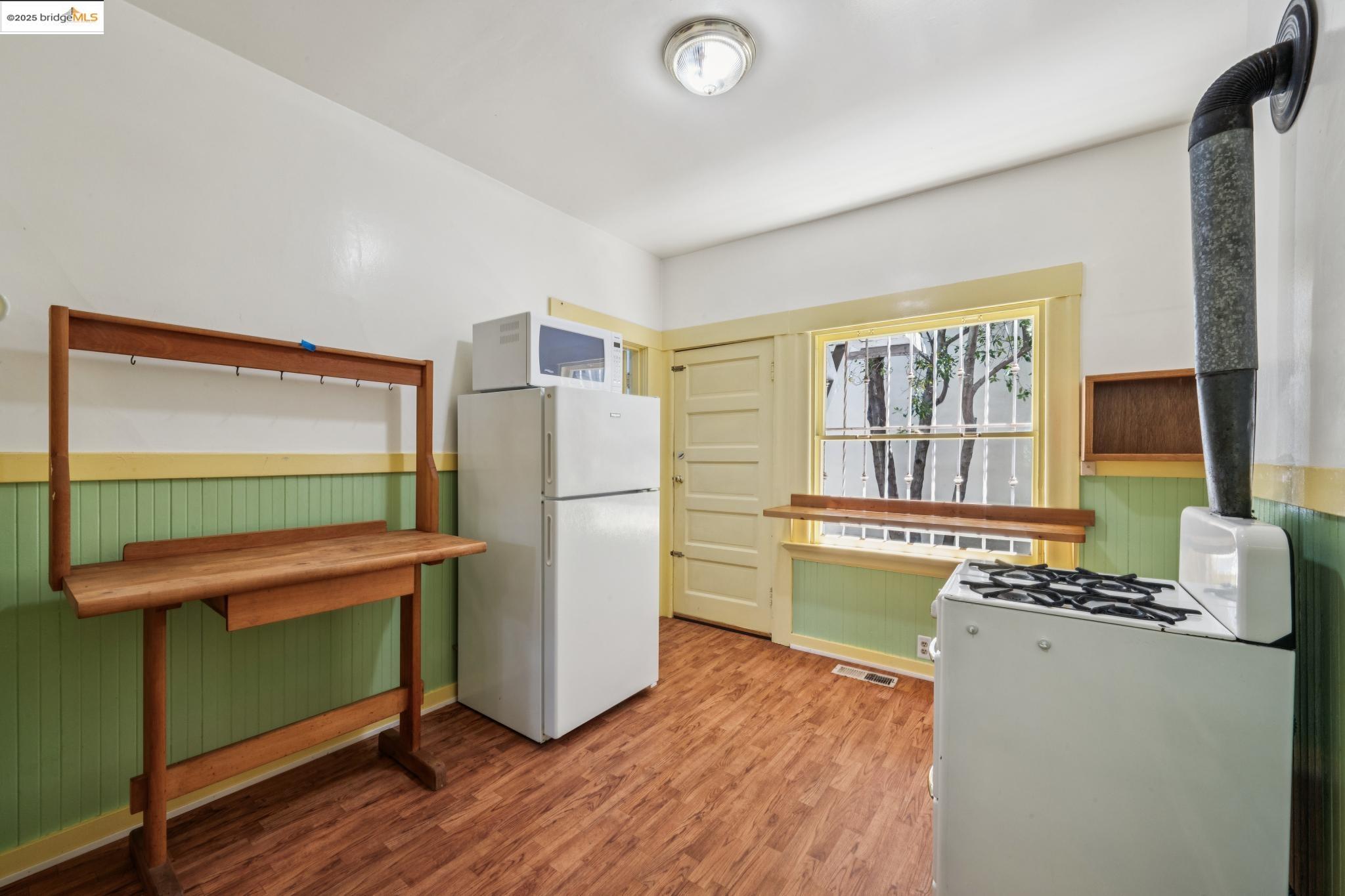 Detail Gallery Image 17 of 37 For 6420 Irwin Ct #6420,  Oakland,  CA 94609 - 3 Beds | 1 Baths