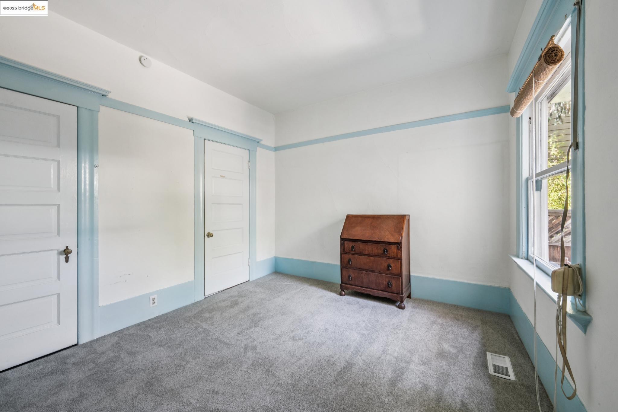 Detail Gallery Image 23 of 37 For 6420 Irwin Ct #6420,  Oakland,  CA 94609 - 3 Beds | 1 Baths