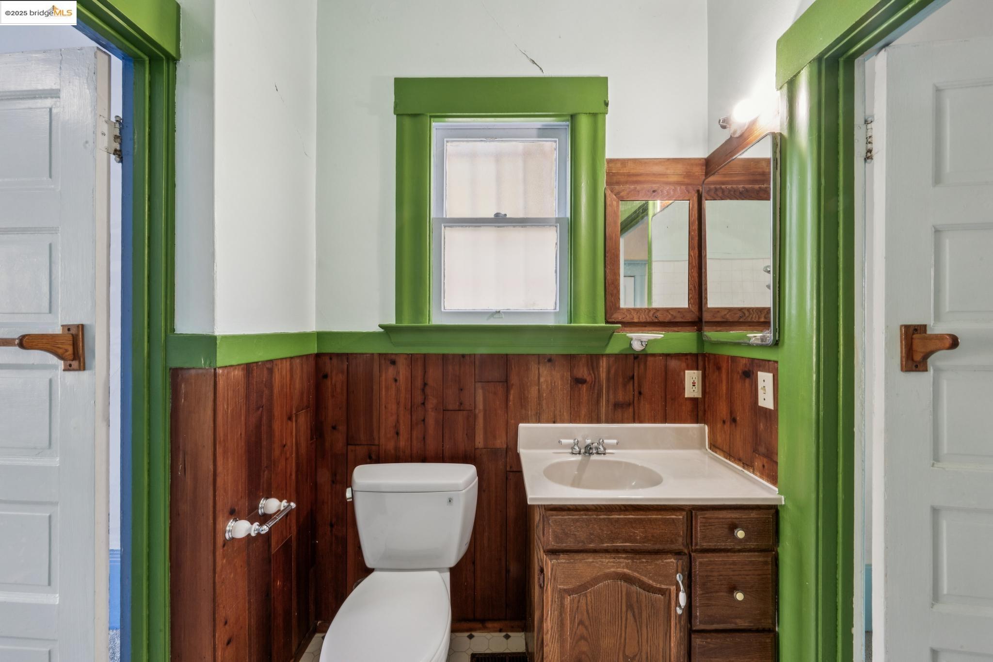 Detail Gallery Image 25 of 37 For 6420 Irwin Ct #6420,  Oakland,  CA 94609 - 3 Beds | 1 Baths