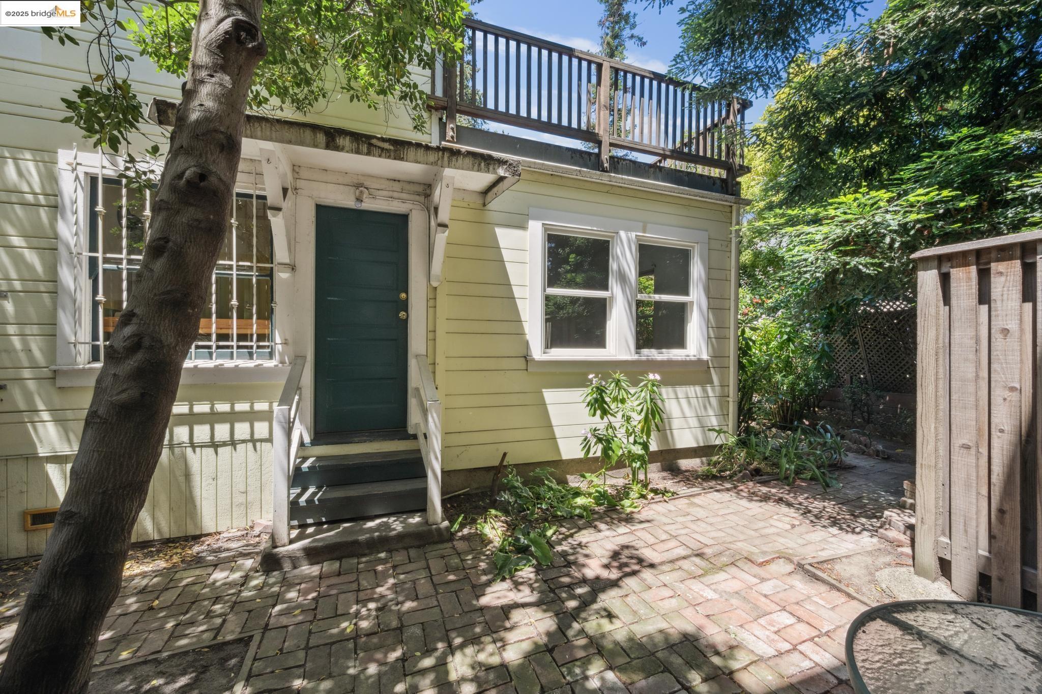 Detail Gallery Image 29 of 37 For 6420 Irwin Ct #6420,  Oakland,  CA 94609 - 3 Beds | 1 Baths