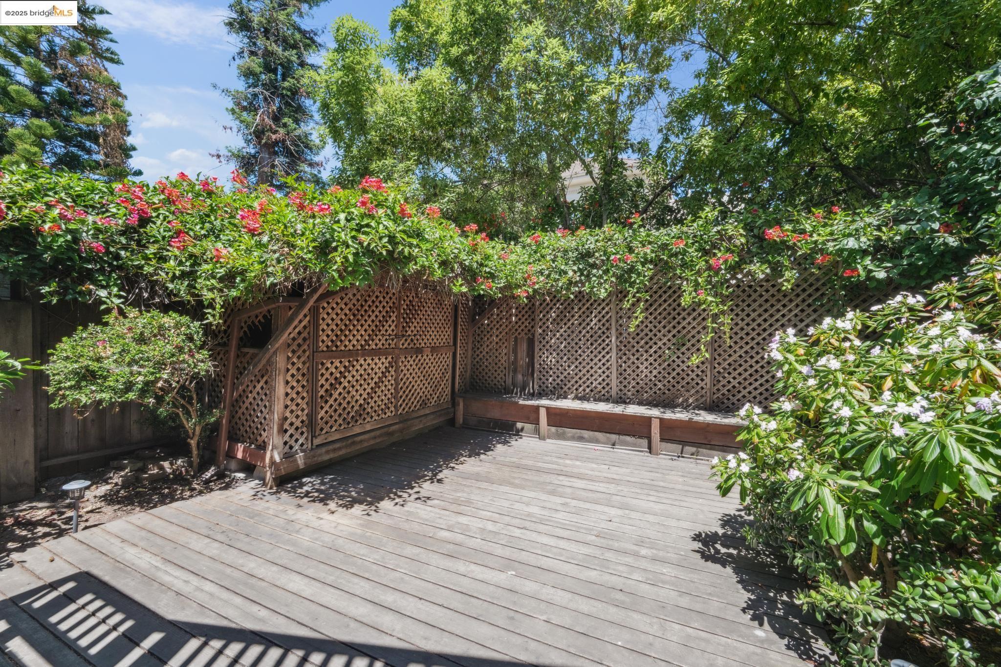 Detail Gallery Image 32 of 37 For 6420 Irwin Ct #6420,  Oakland,  CA 94609 - 3 Beds | 1 Baths