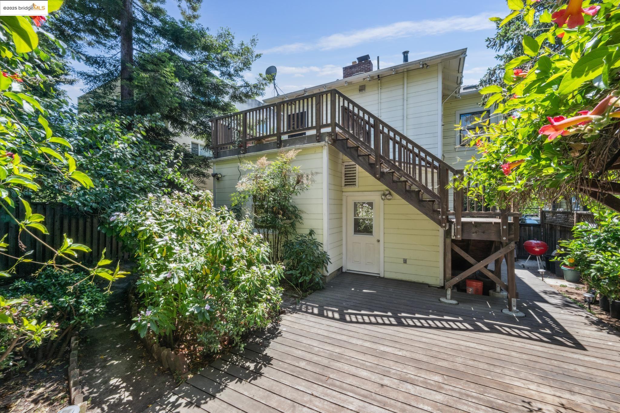 Detail Gallery Image 34 of 37 For 6420 Irwin Ct #6420,  Oakland,  CA 94609 - 3 Beds | 1 Baths