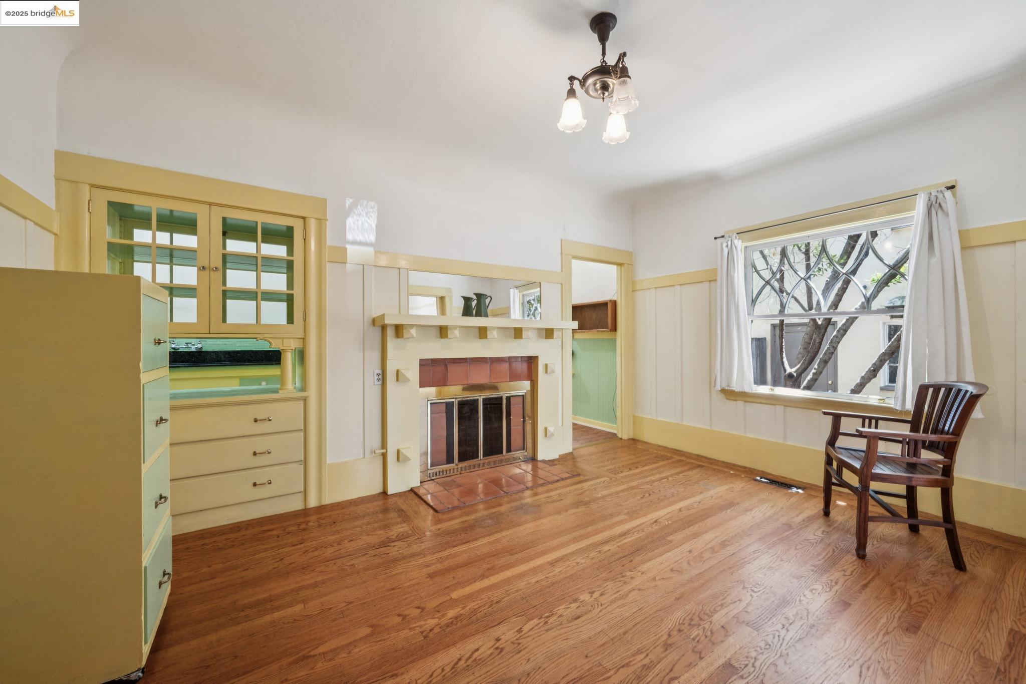 Detail Gallery Image 9 of 37 For 6420 Irwin Ct #6420,  Oakland,  CA 94609 - 3 Beds | 1 Baths