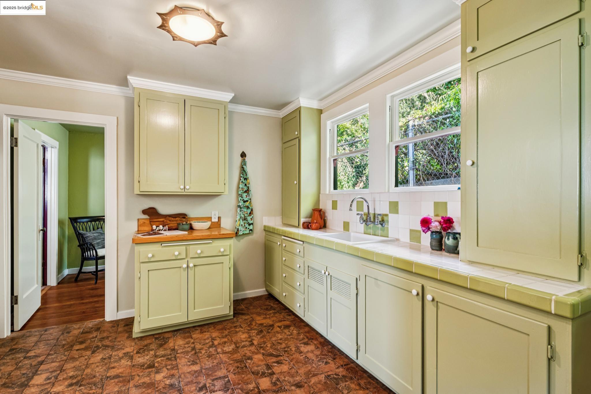 Detail Gallery Image 22 of 59 For 233 Arizona, Richmond,  CA 94801-4019 - 3 Beds | 3 Baths