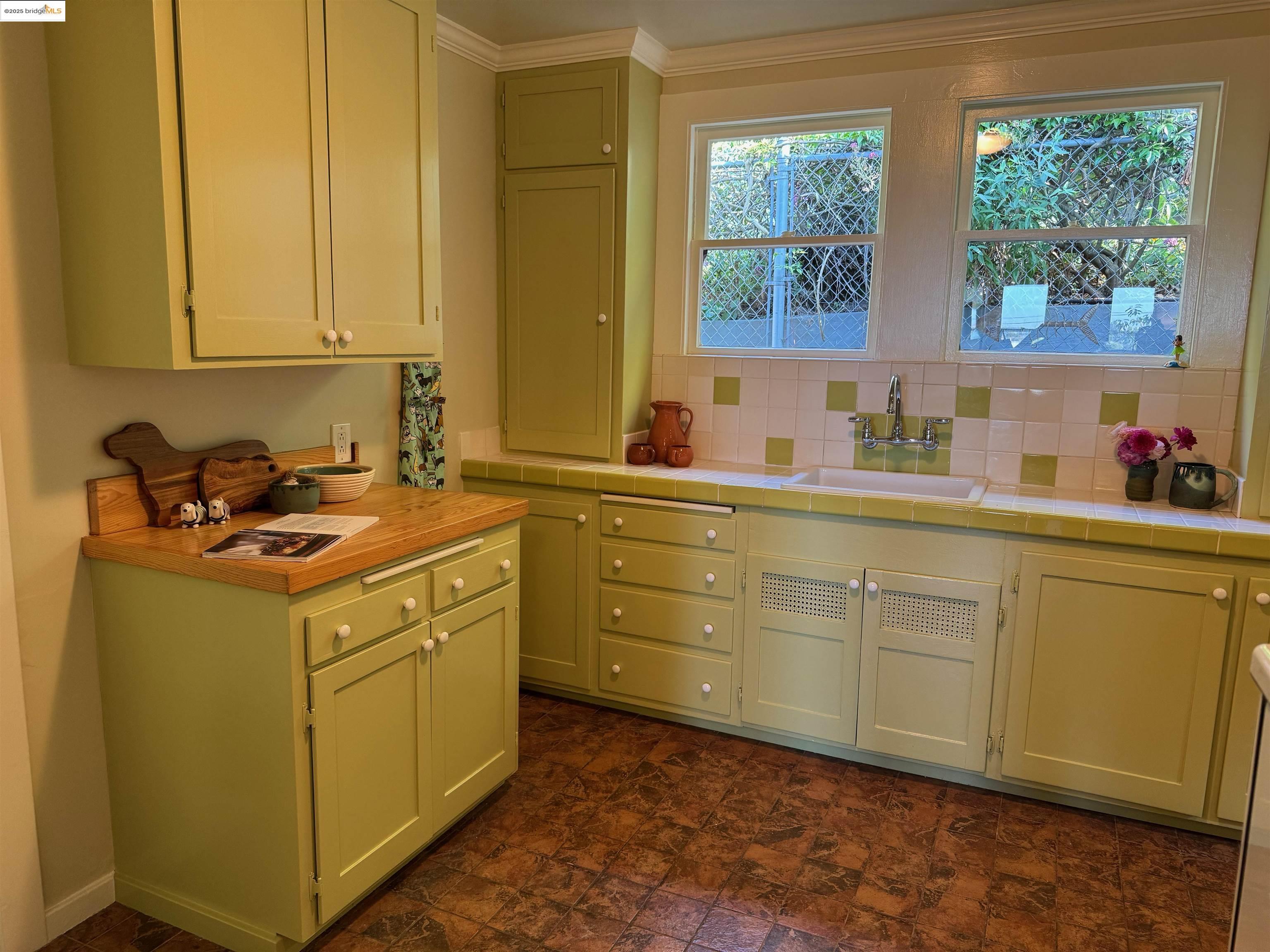 Detail Gallery Image 23 of 59 For 233 Arizona, Richmond,  CA 94801-4019 - 3 Beds | 3 Baths