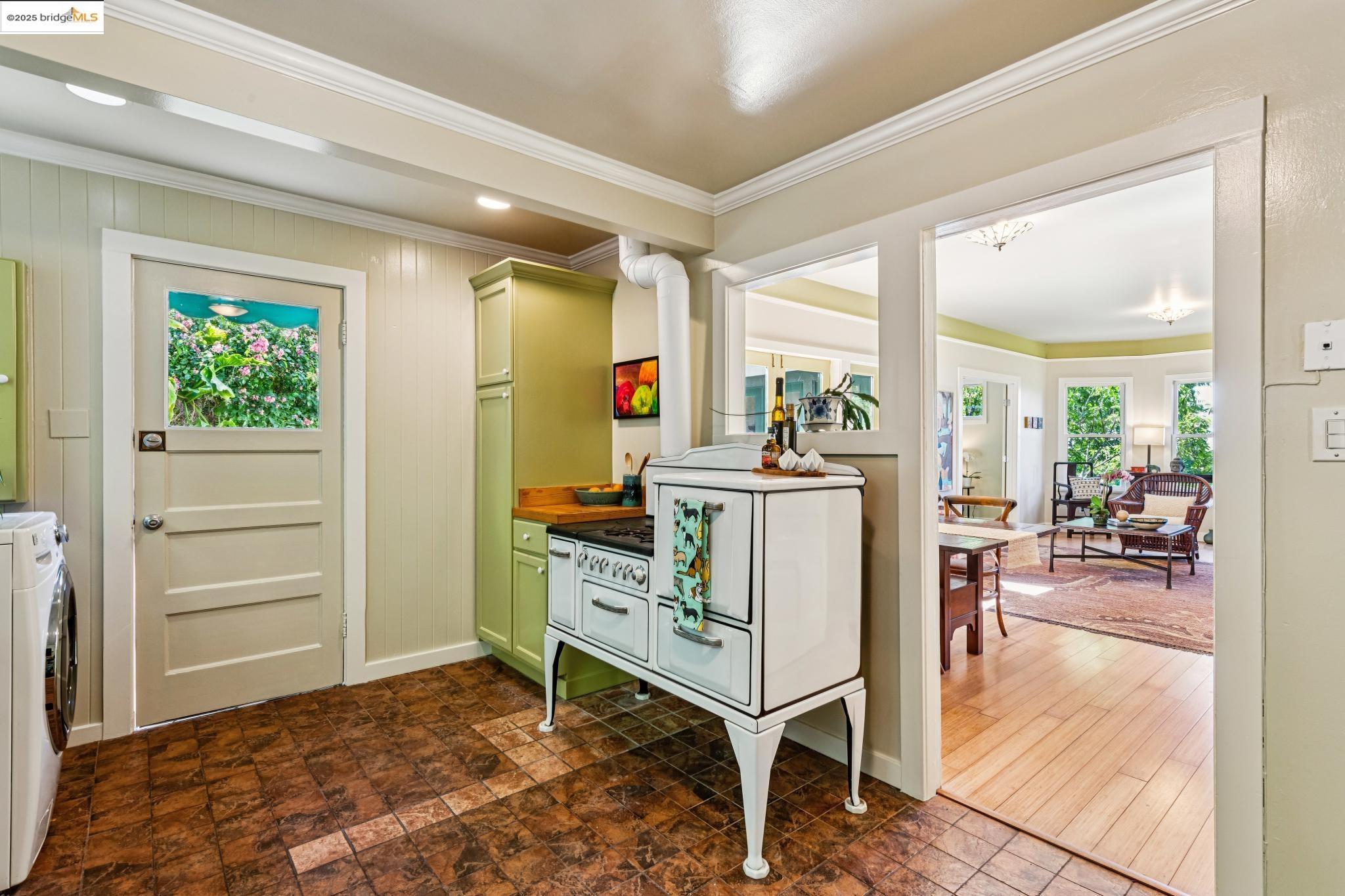 Detail Gallery Image 25 of 59 For 233 Arizona, Richmond,  CA 94801-4019 - 3 Beds | 3 Baths