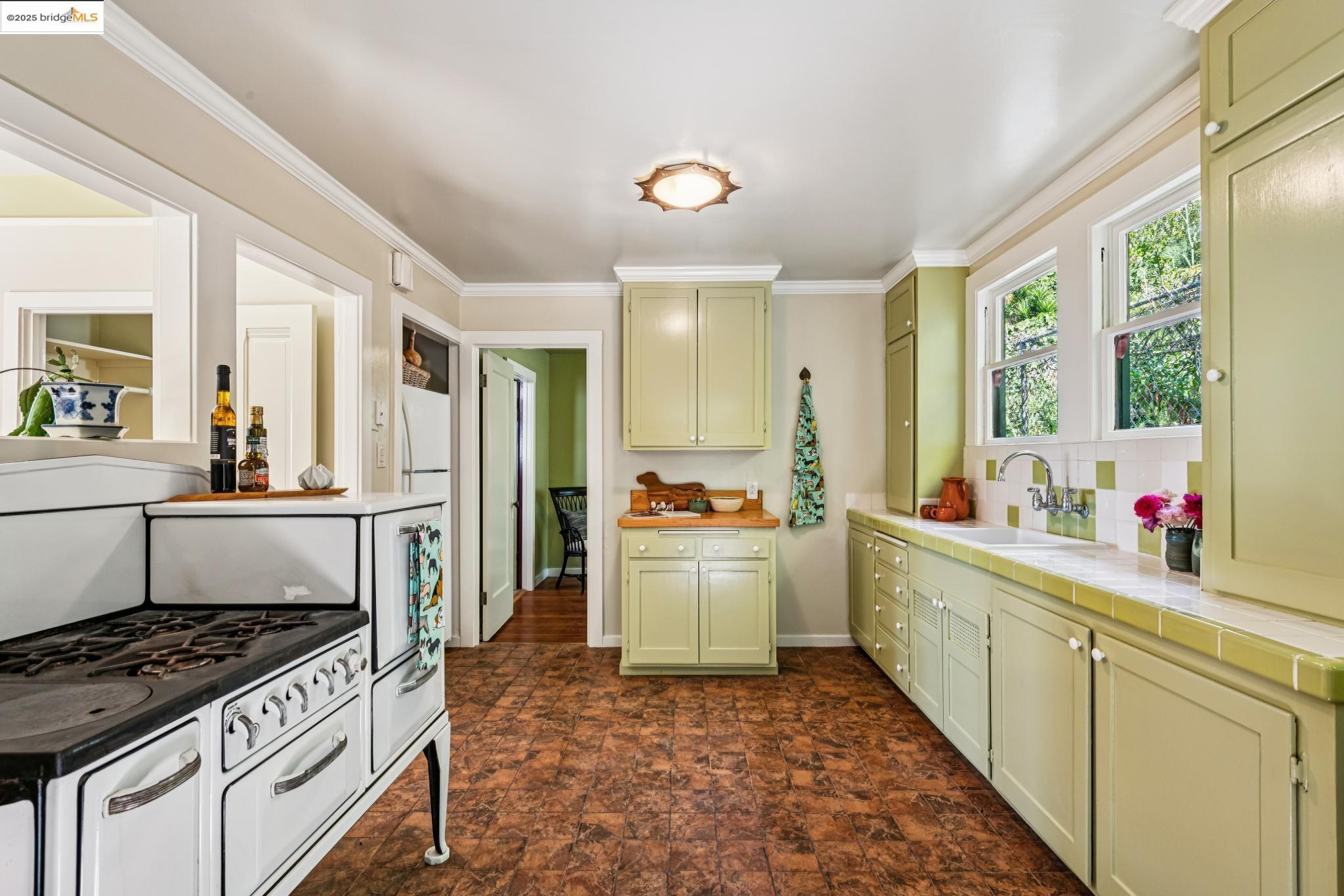 Detail Gallery Image 27 of 59 For 233 Arizona, Richmond,  CA 94801-4019 - 3 Beds | 3 Baths