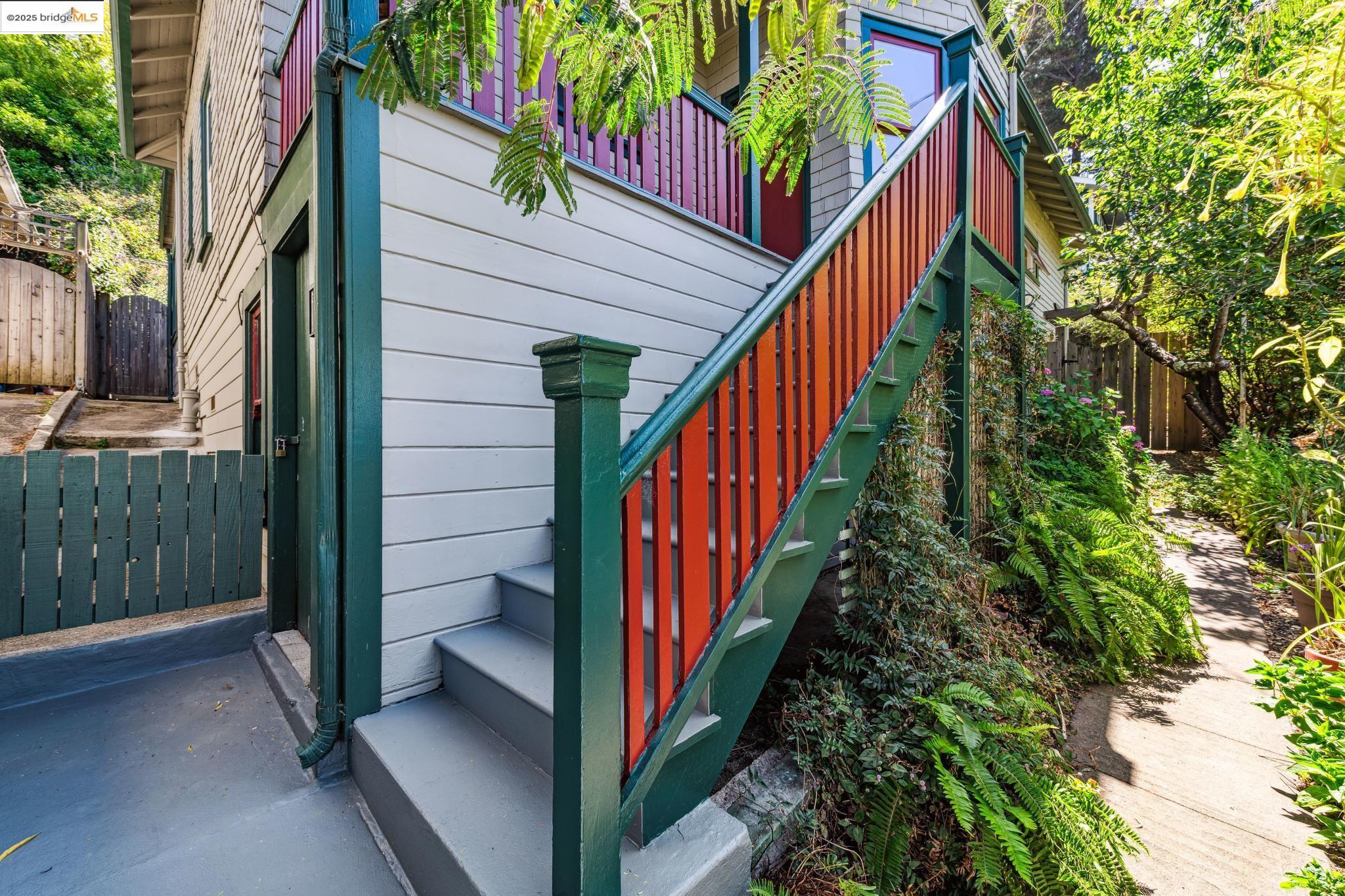 Detail Gallery Image 7 of 59 For 233 Arizona, Richmond,  CA 94801-4019 - 3 Beds | 3 Baths