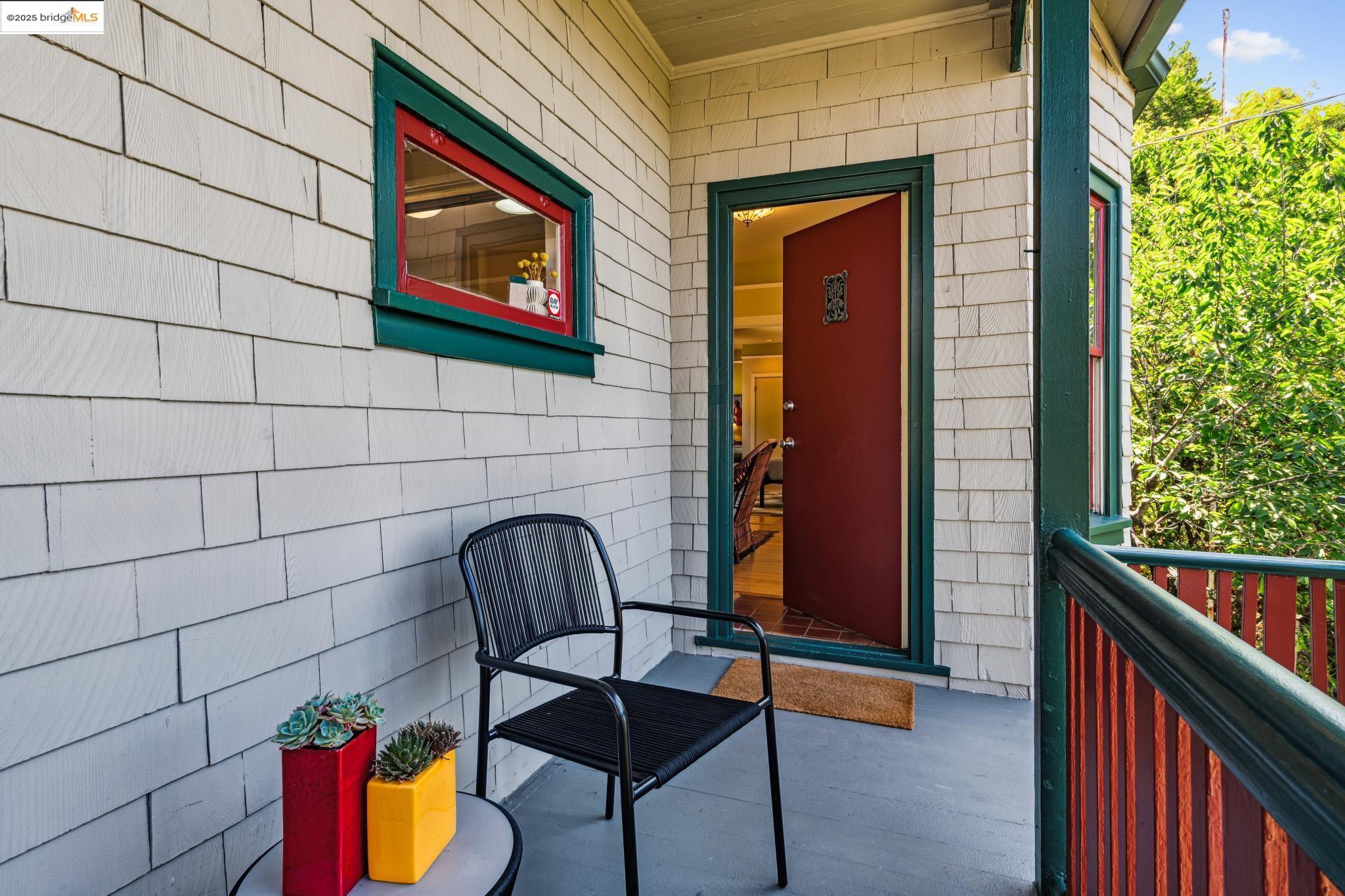 Detail Gallery Image 9 of 59 For 233 Arizona, Richmond,  CA 94801-4019 - 3 Beds | 3 Baths