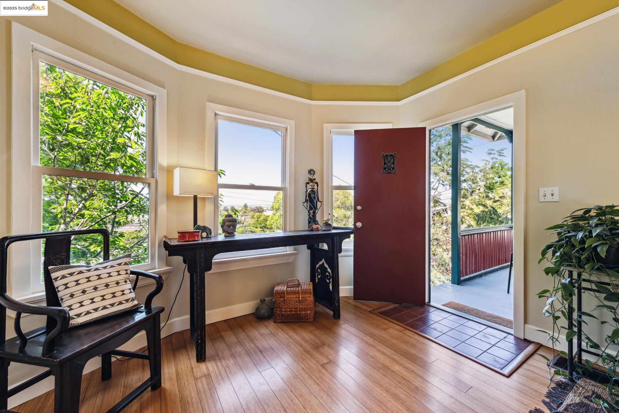 Detail Gallery Image 10 of 59 For 233 Arizona, Richmond,  CA 94801-4019 - 3 Beds | 3 Baths