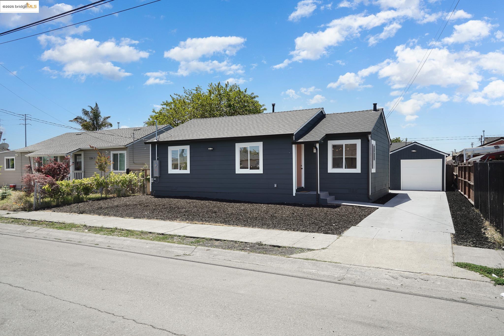 Detail Gallery Image 1 of 1 For 278 Cairo Rd, Oakland,  CA 94603 - 3 Beds | 1 Baths