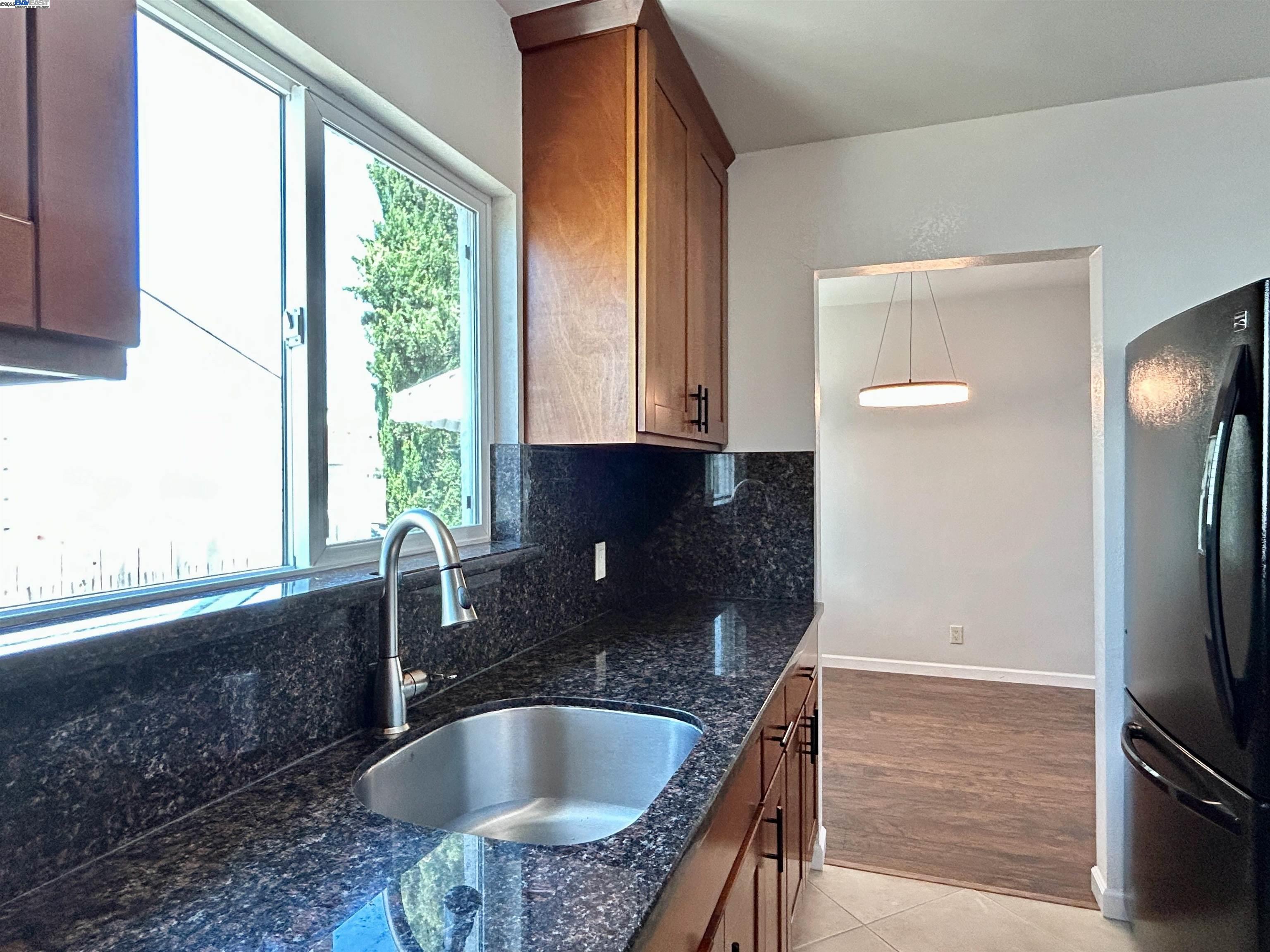 Detail Gallery Image 11 of 27 For 1478 156th Ave., San Leandro,  CA 94578 - 2 Beds | 2 Baths