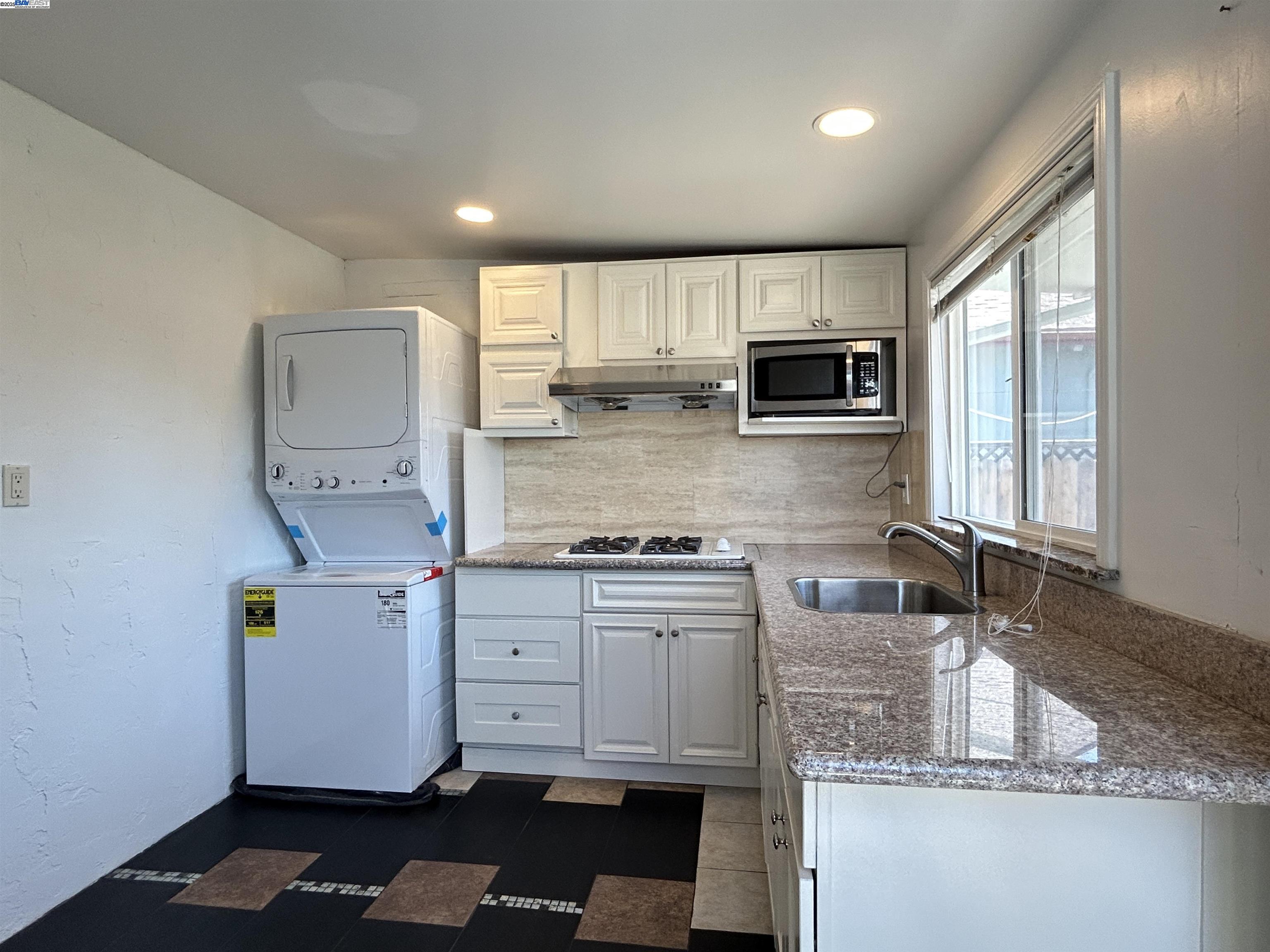 Detail Gallery Image 18 of 27 For 1478 156th Ave., San Leandro,  CA 94578 - 2 Beds | 2 Baths