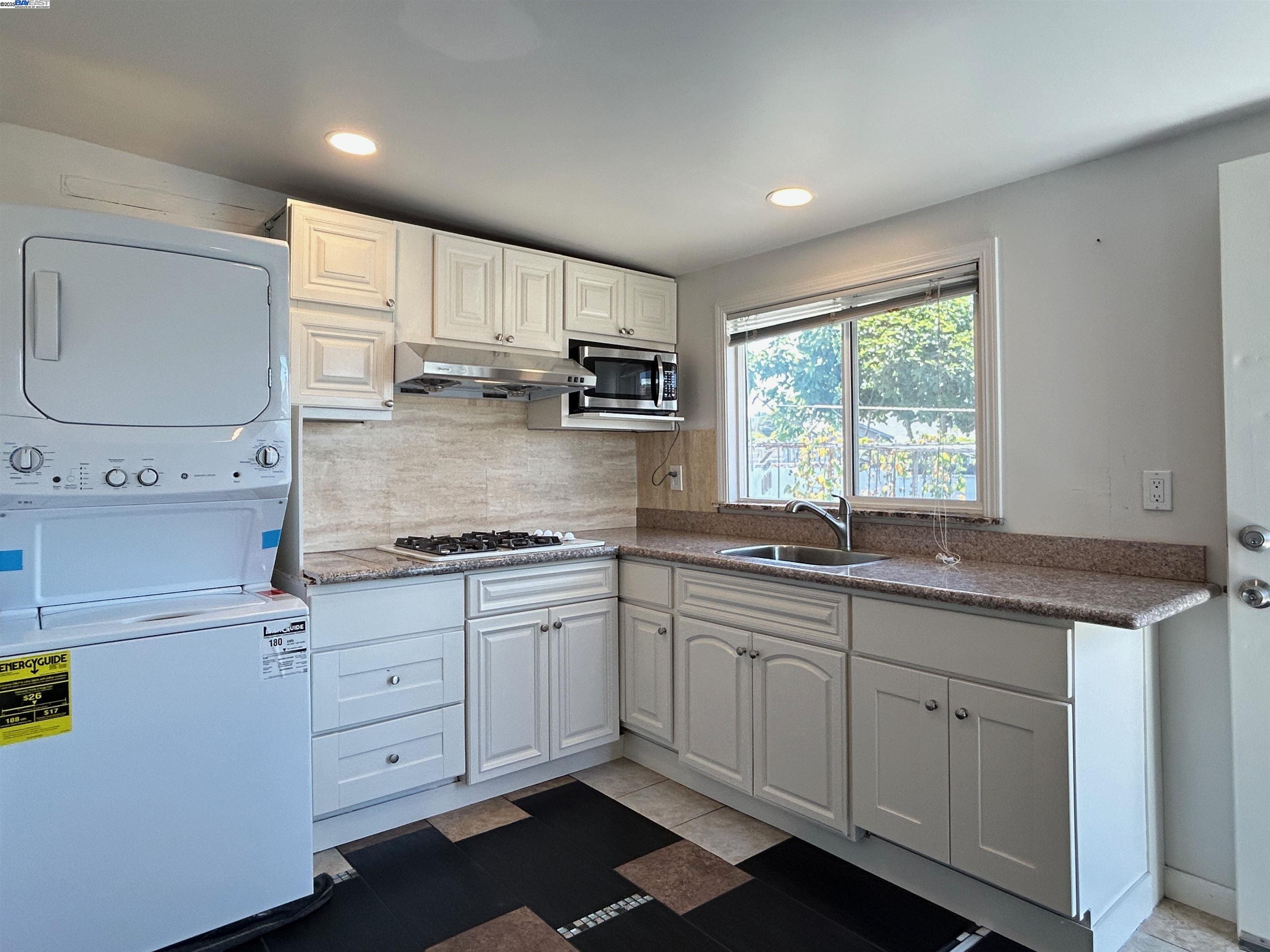 Detail Gallery Image 19 of 27 For 1478 156th Ave., San Leandro,  CA 94578 - 2 Beds | 2 Baths