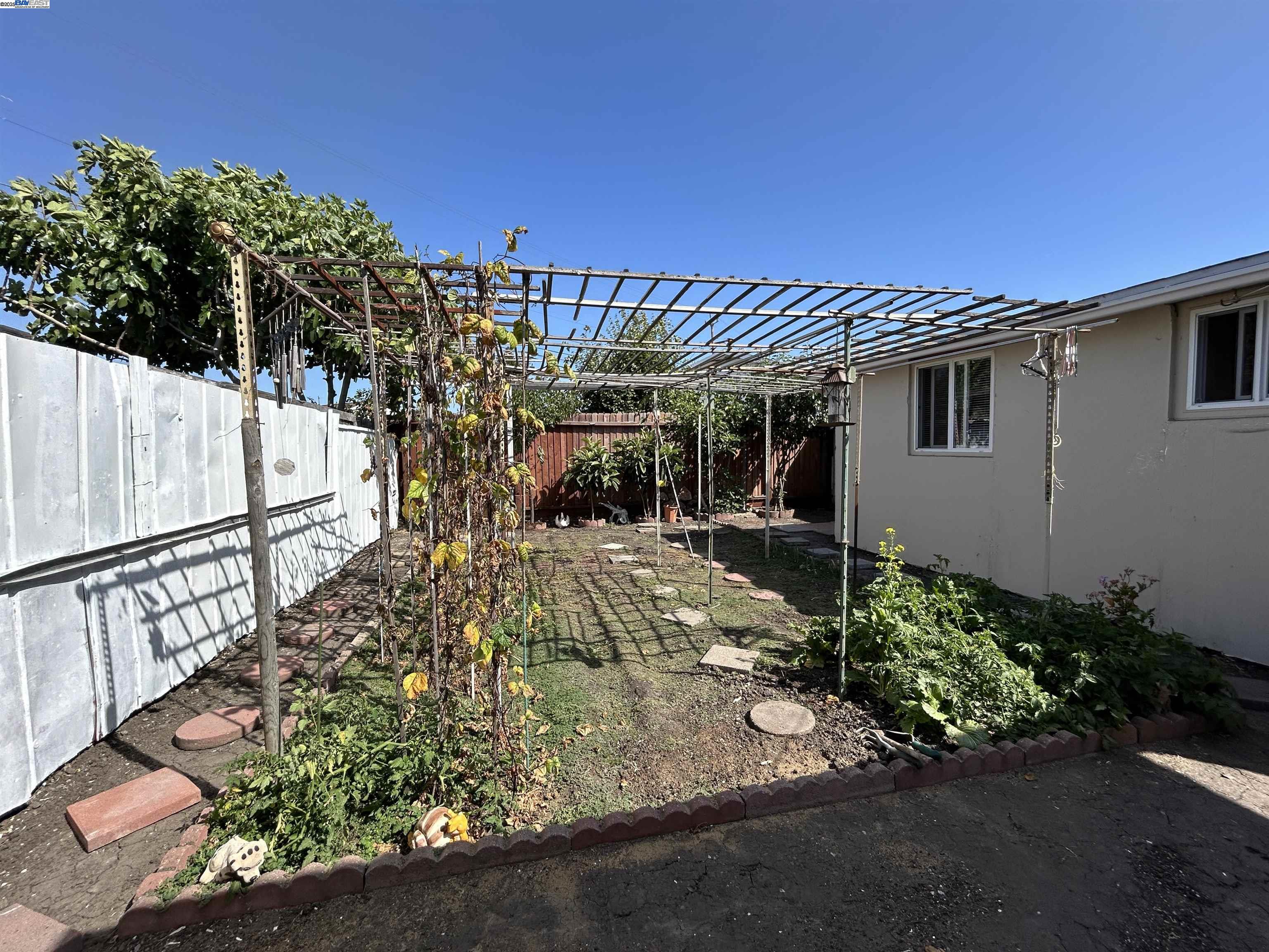 Detail Gallery Image 22 of 27 For 1478 156th Ave., San Leandro,  CA 94578 - 2 Beds | 2 Baths