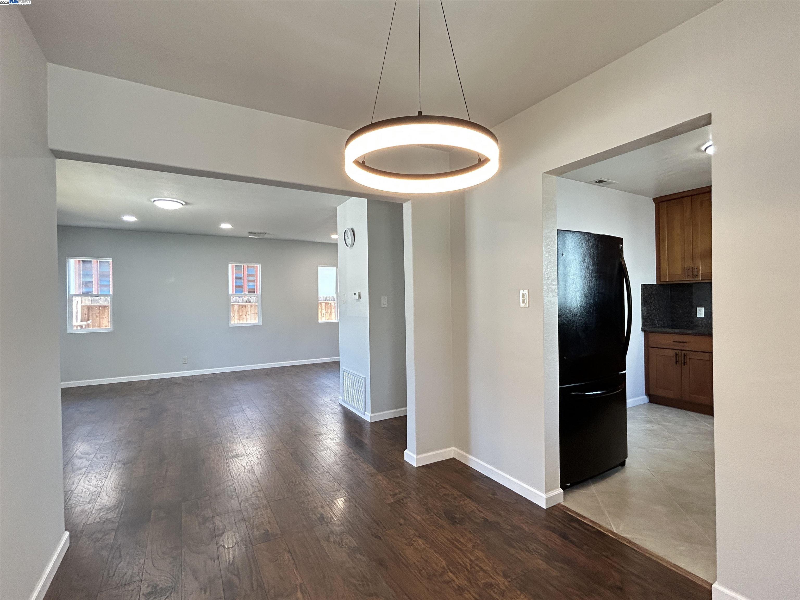 Detail Gallery Image 8 of 27 For 1478 156th Ave., San Leandro,  CA 94578 - 2 Beds | 2 Baths