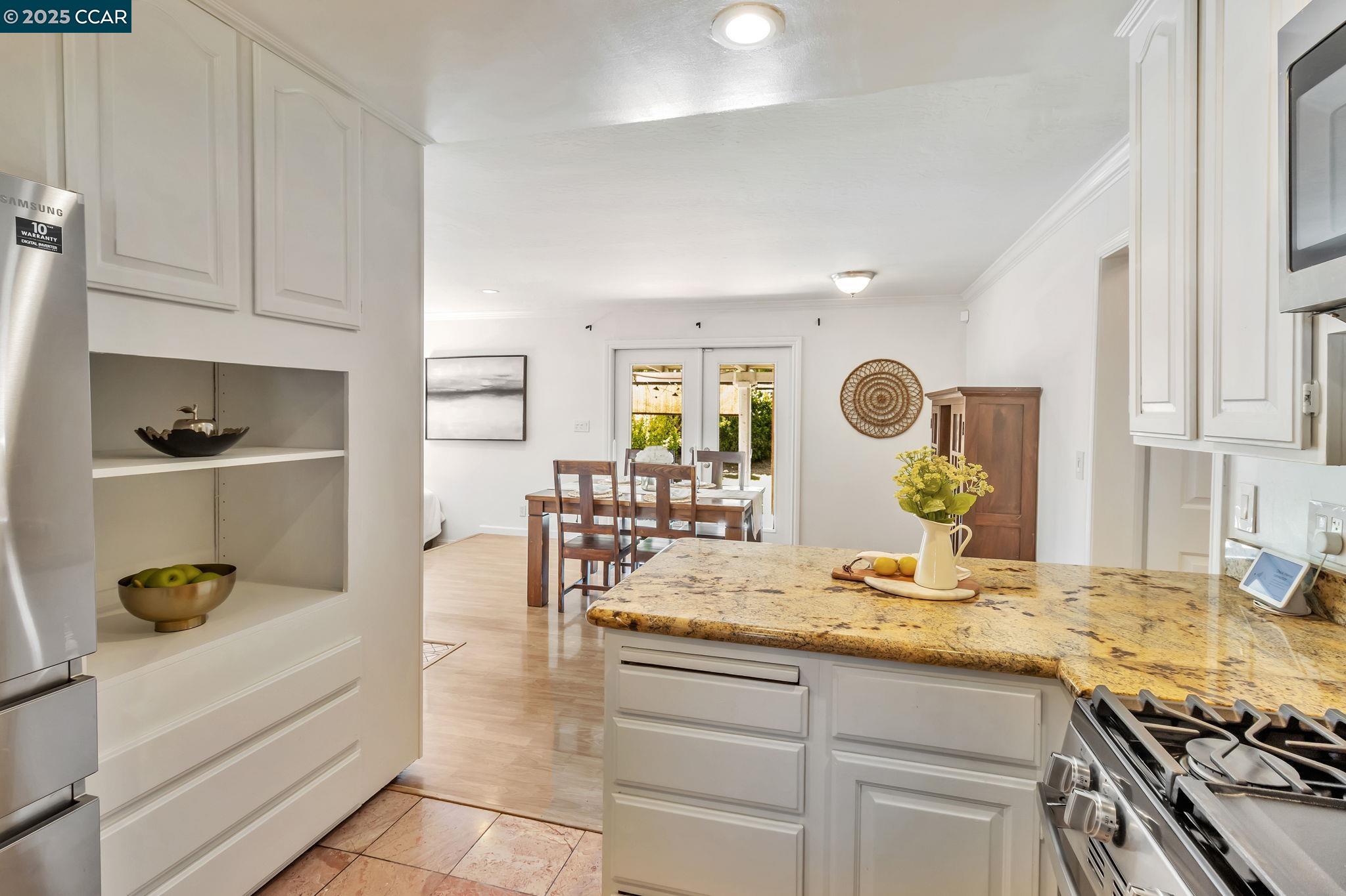 Detail Gallery Image 11 of 38 For 960 Live Oak Dr, Santa Clara,  CA 95051 - 4 Beds | 3 Baths