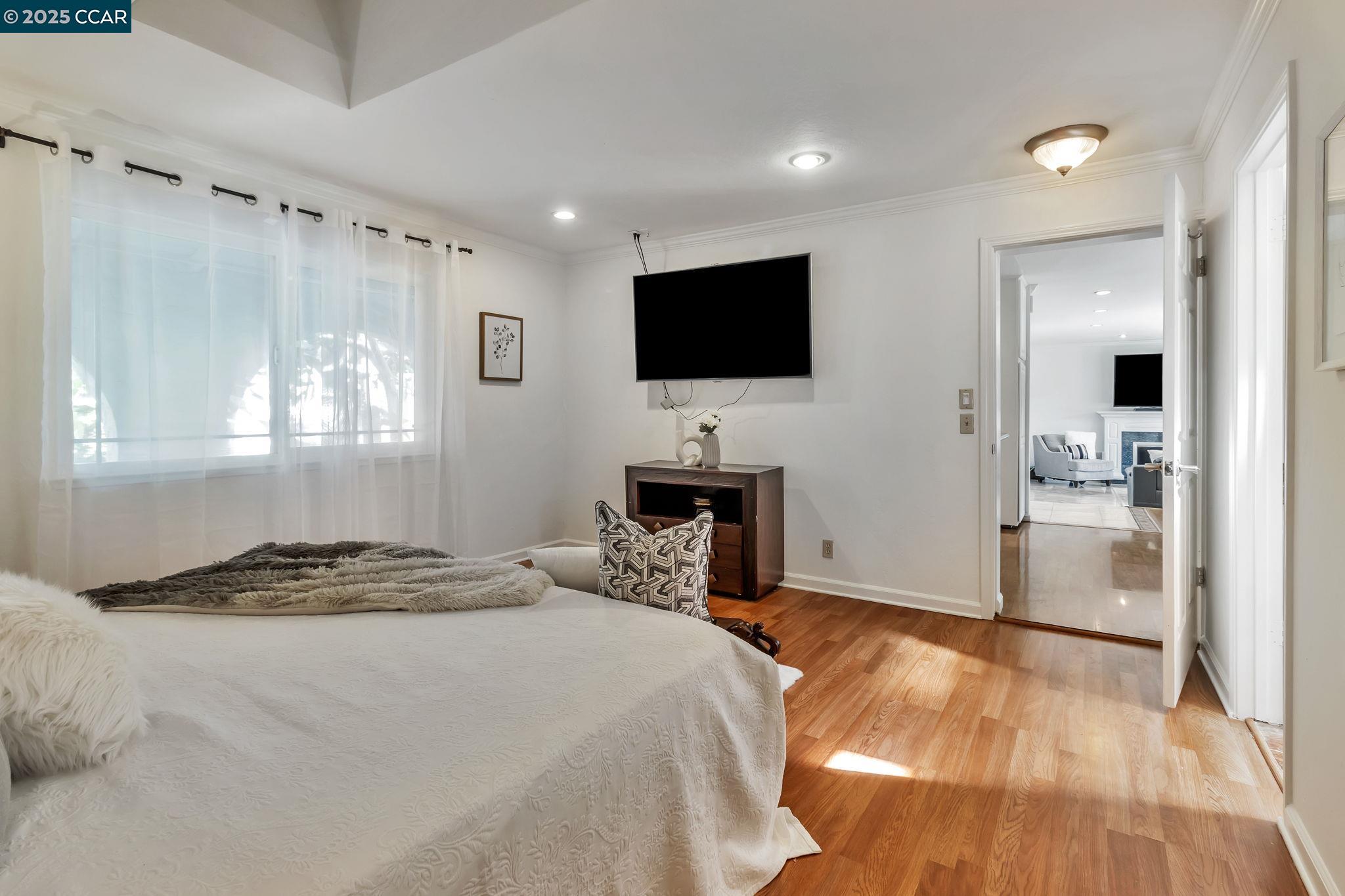 Detail Gallery Image 22 of 38 For 960 Live Oak Dr, Santa Clara,  CA 95051 - 4 Beds | 3 Baths