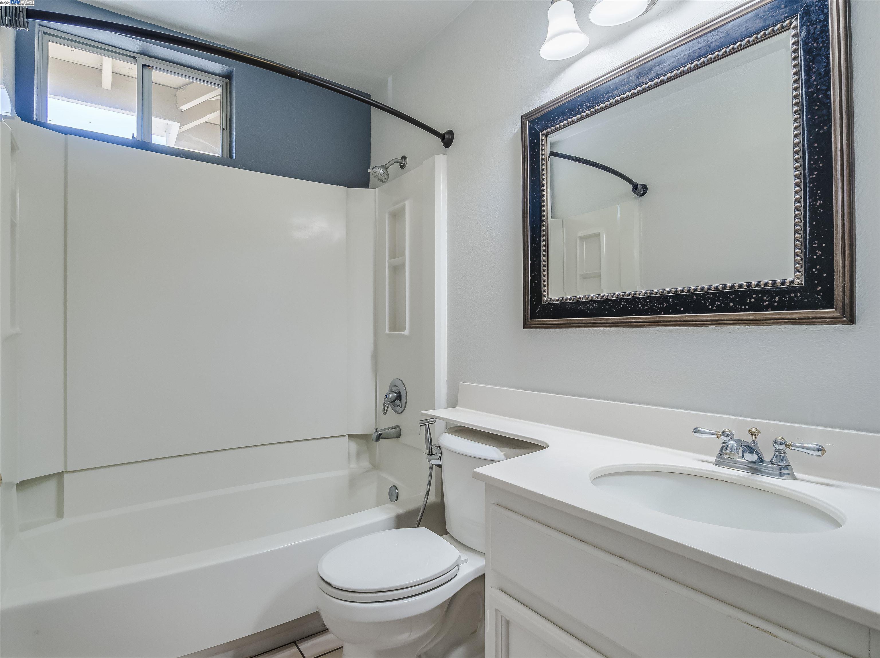 Detail Gallery Image 12 of 21 For 432 Curraghmore Court, San Jose,  CA 95136 - 3 Beds | 2/1 Baths