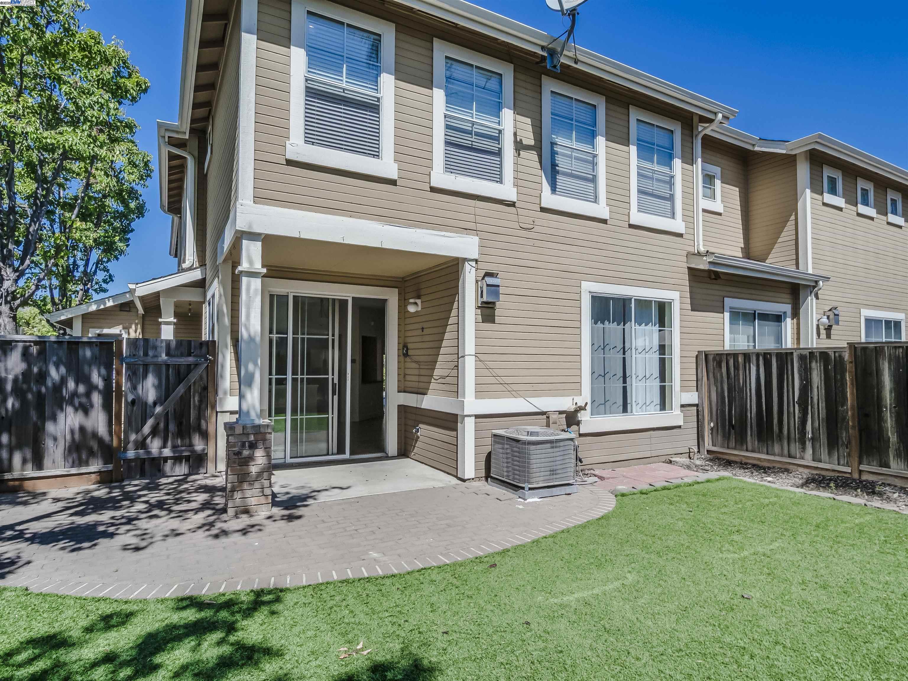 Detail Gallery Image 15 of 21 For 432 Curraghmore Court, San Jose,  CA 95136 - 3 Beds | 2/1 Baths