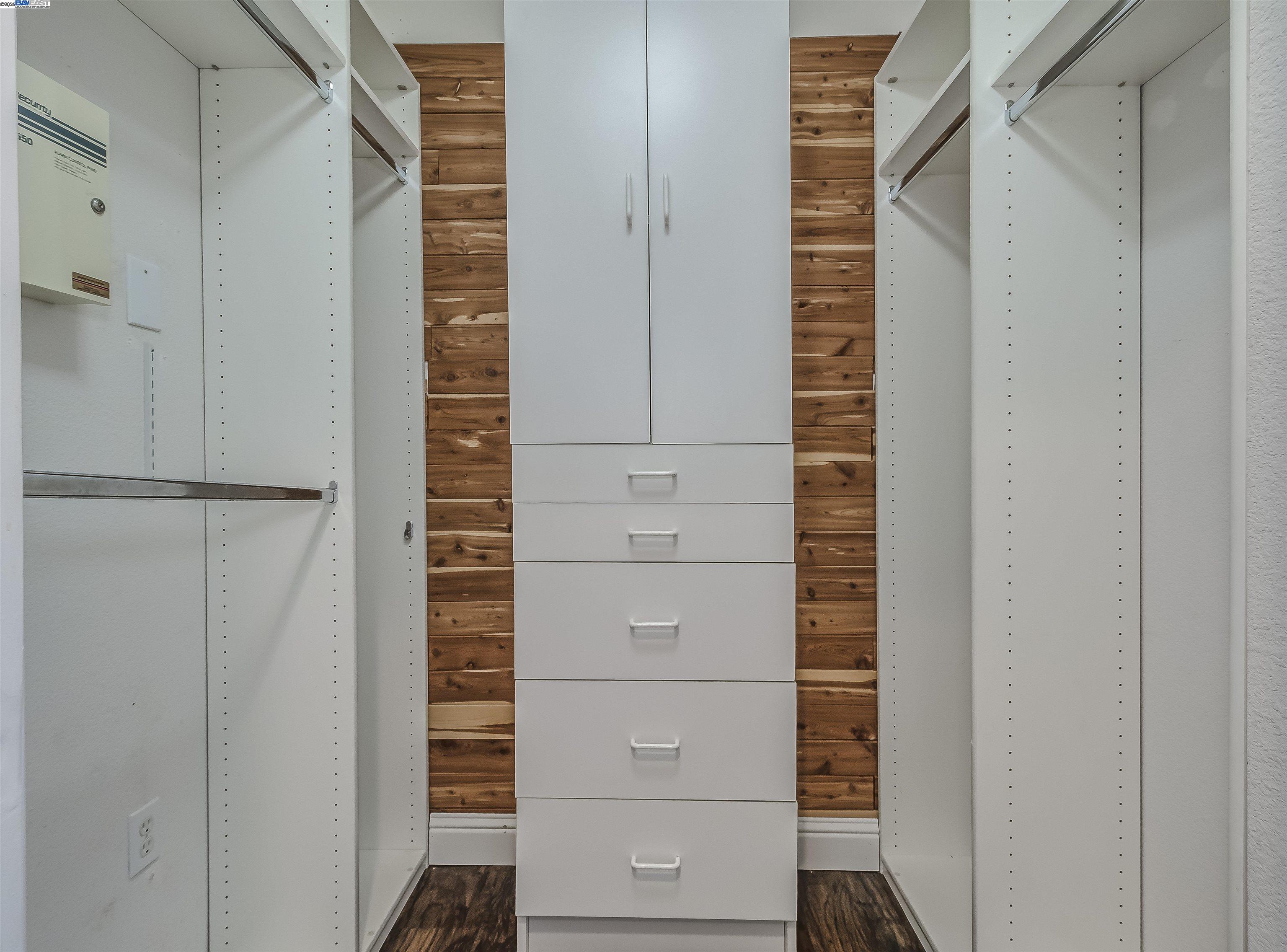 Detail Gallery Image 9 of 21 For 432 Curraghmore Court, San Jose,  CA 95136 - 3 Beds | 2/1 Baths