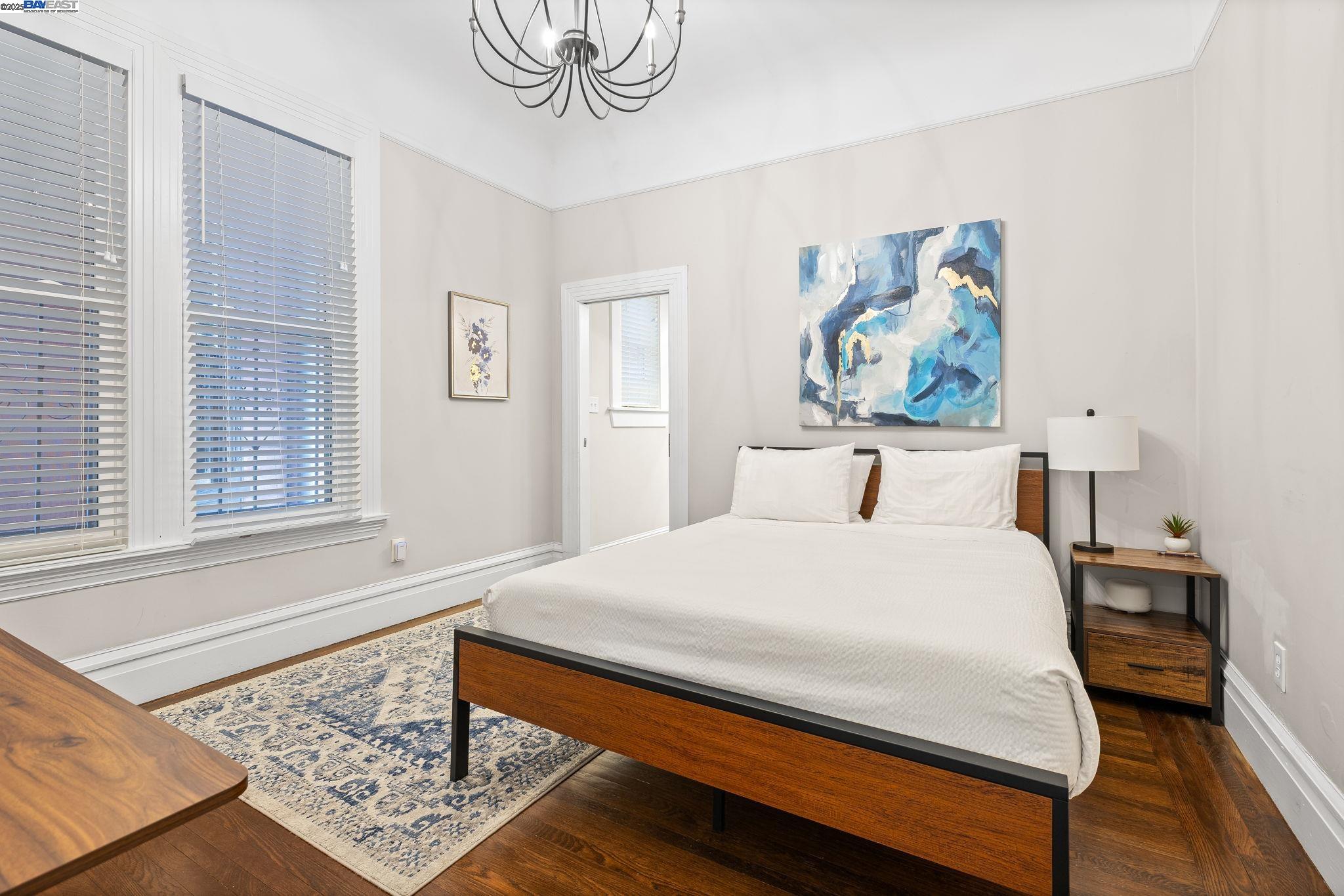 Detail Gallery Image 16 of 26 For 2207 E 21st St, Oakland,  CA 94606 - 4 Beds | 2/2 Baths