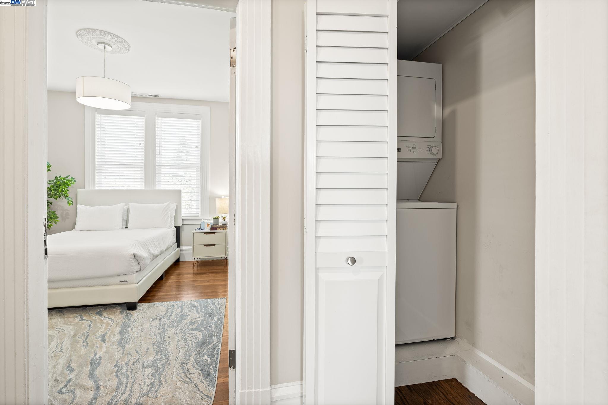 Detail Gallery Image 18 of 26 For 2207 E 21st St, Oakland,  CA 94606 - 4 Beds | 2/2 Baths