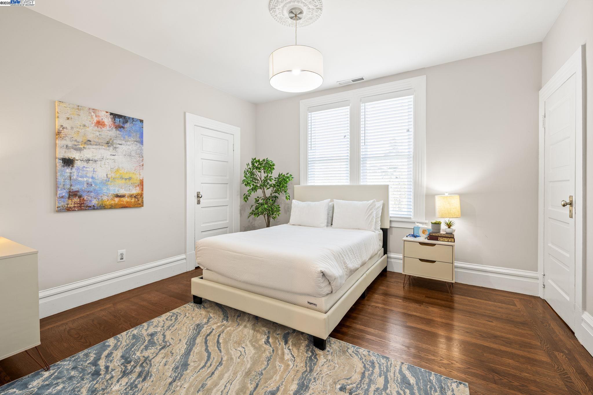 Detail Gallery Image 19 of 26 For 2207 E 21st St, Oakland,  CA 94606 - 4 Beds | 2/2 Baths