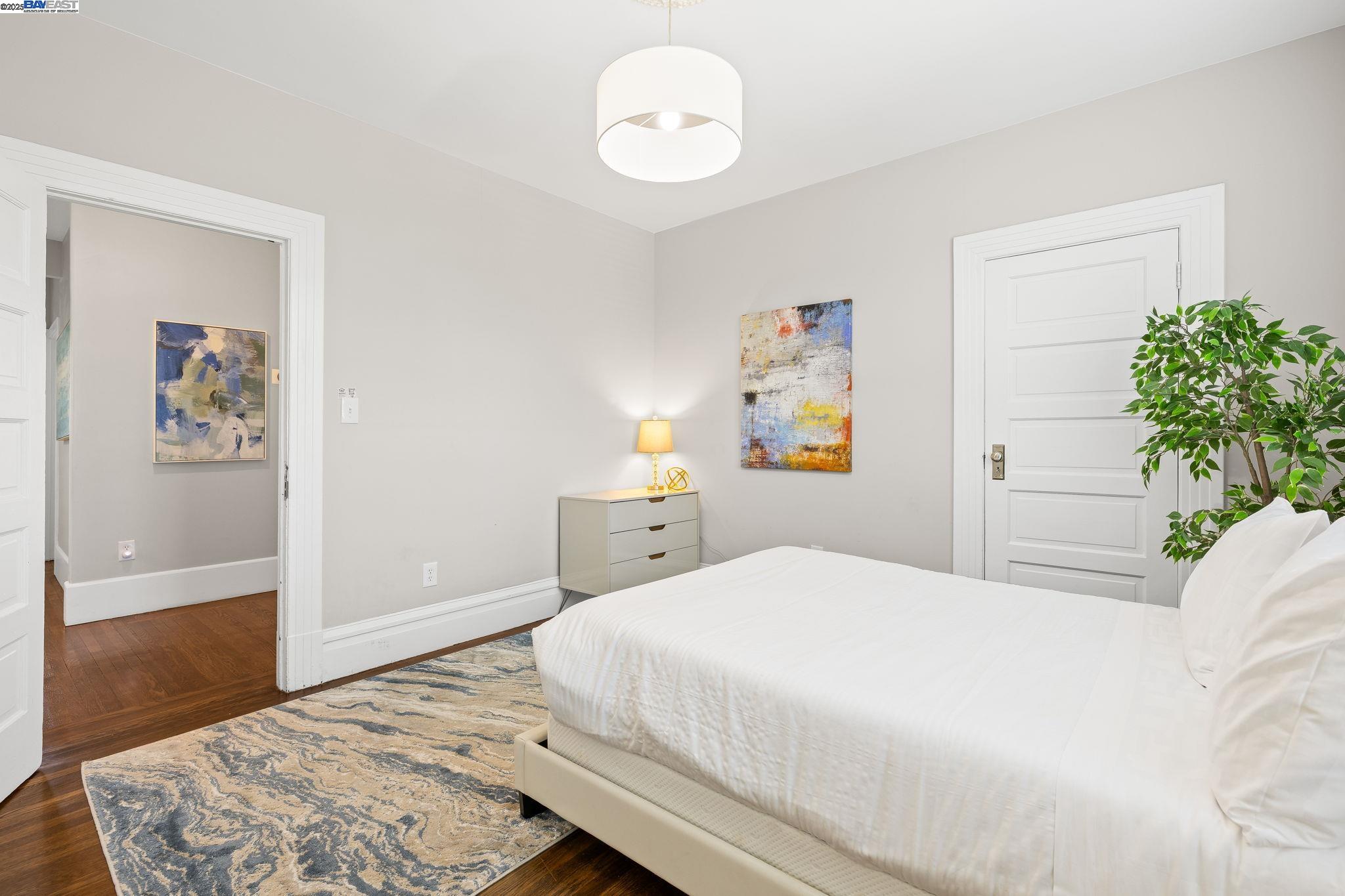 Detail Gallery Image 20 of 26 For 2207 E 21st St, Oakland,  CA 94606 - 4 Beds | 2/2 Baths