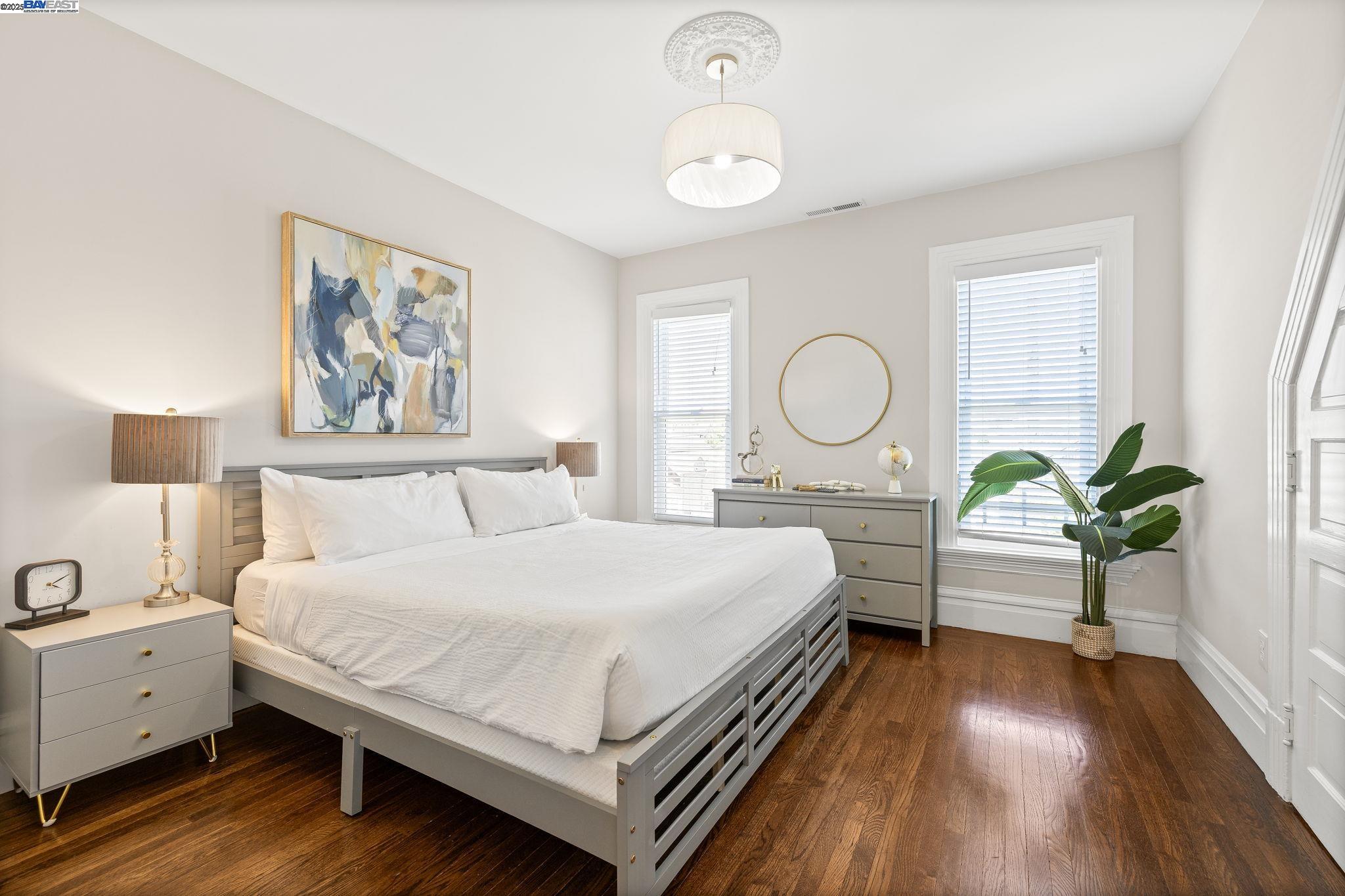Detail Gallery Image 21 of 26 For 2207 E 21st St, Oakland,  CA 94606 - 4 Beds | 2/2 Baths